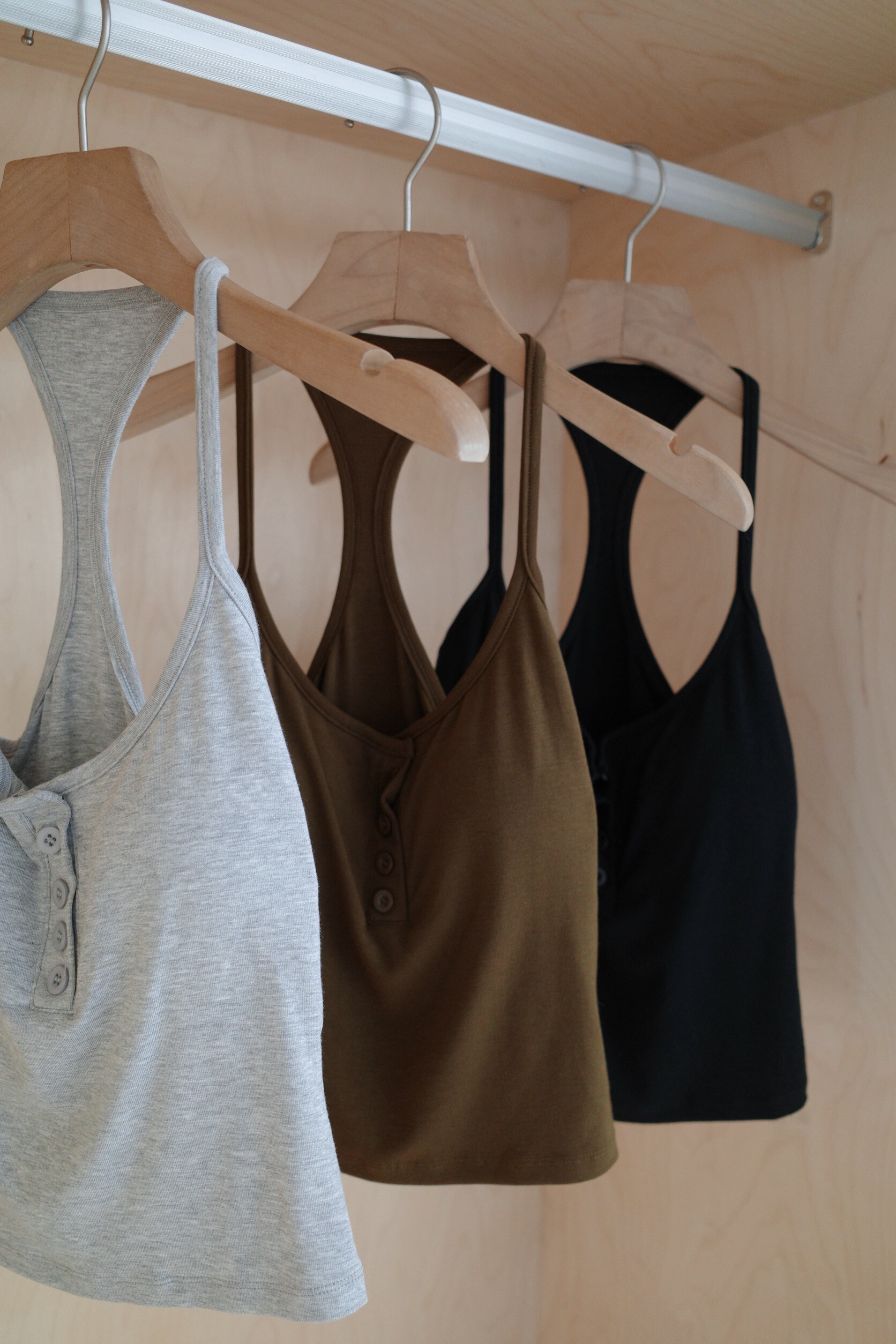 (預購)#AN62 排扣工字bratop(黑/白/花灰/棕)