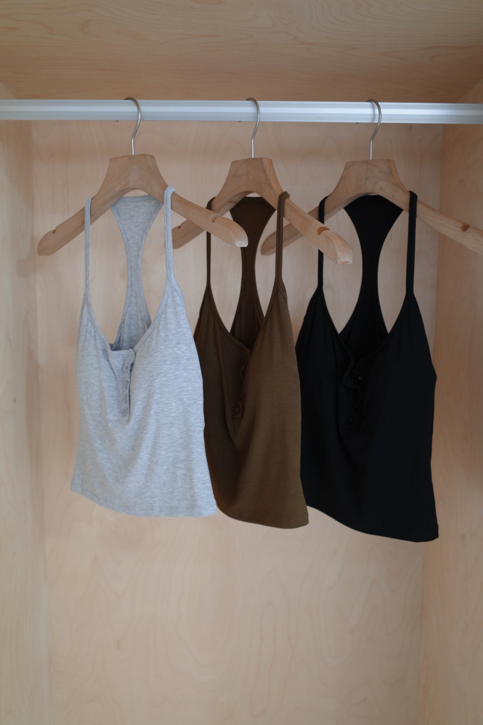 (預購)#AN62 排扣工字bratop(黑/白/花灰/棕)