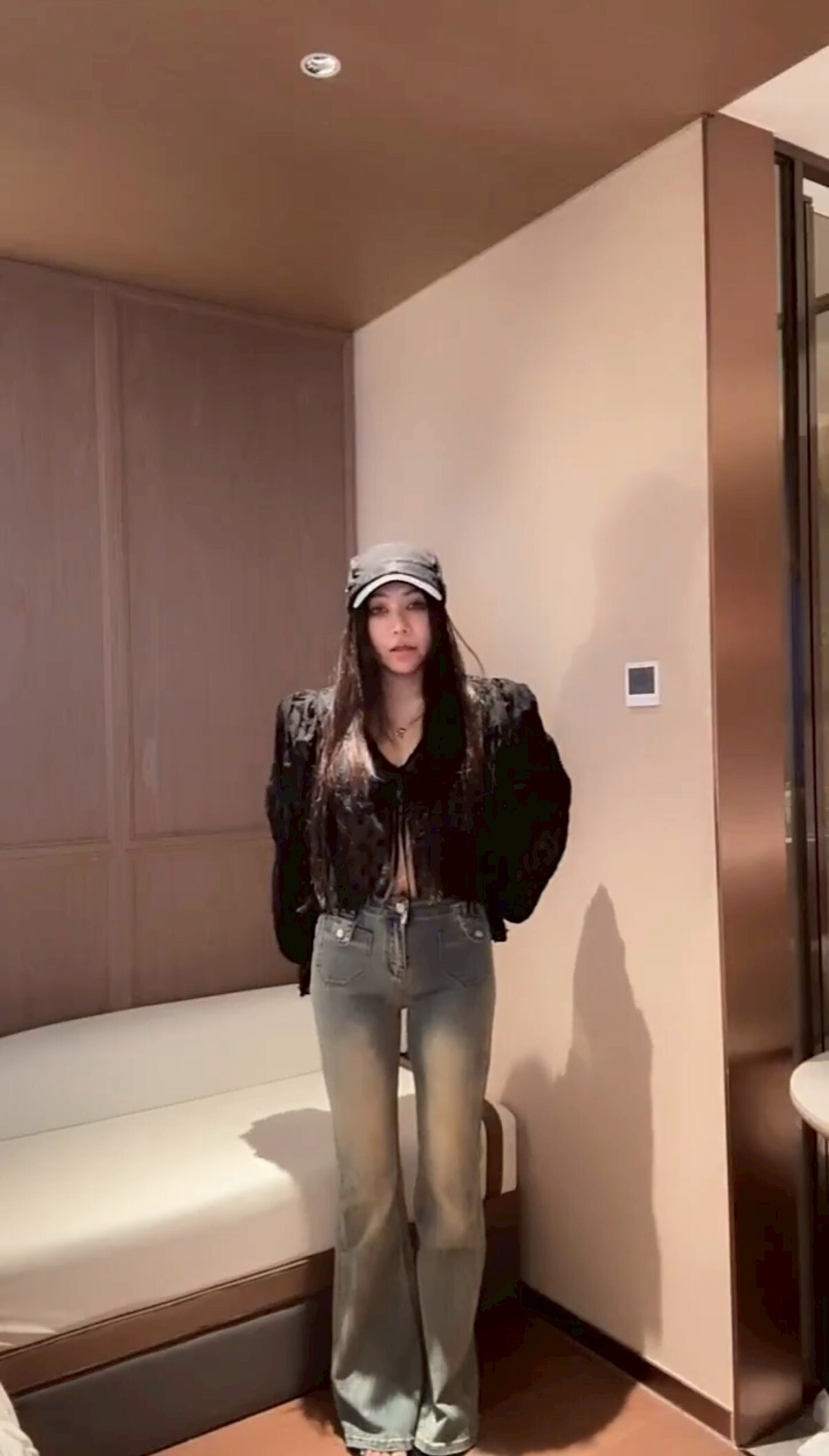 【Apr.08】高彈修身版! 口袋設計微喇叭寬褲