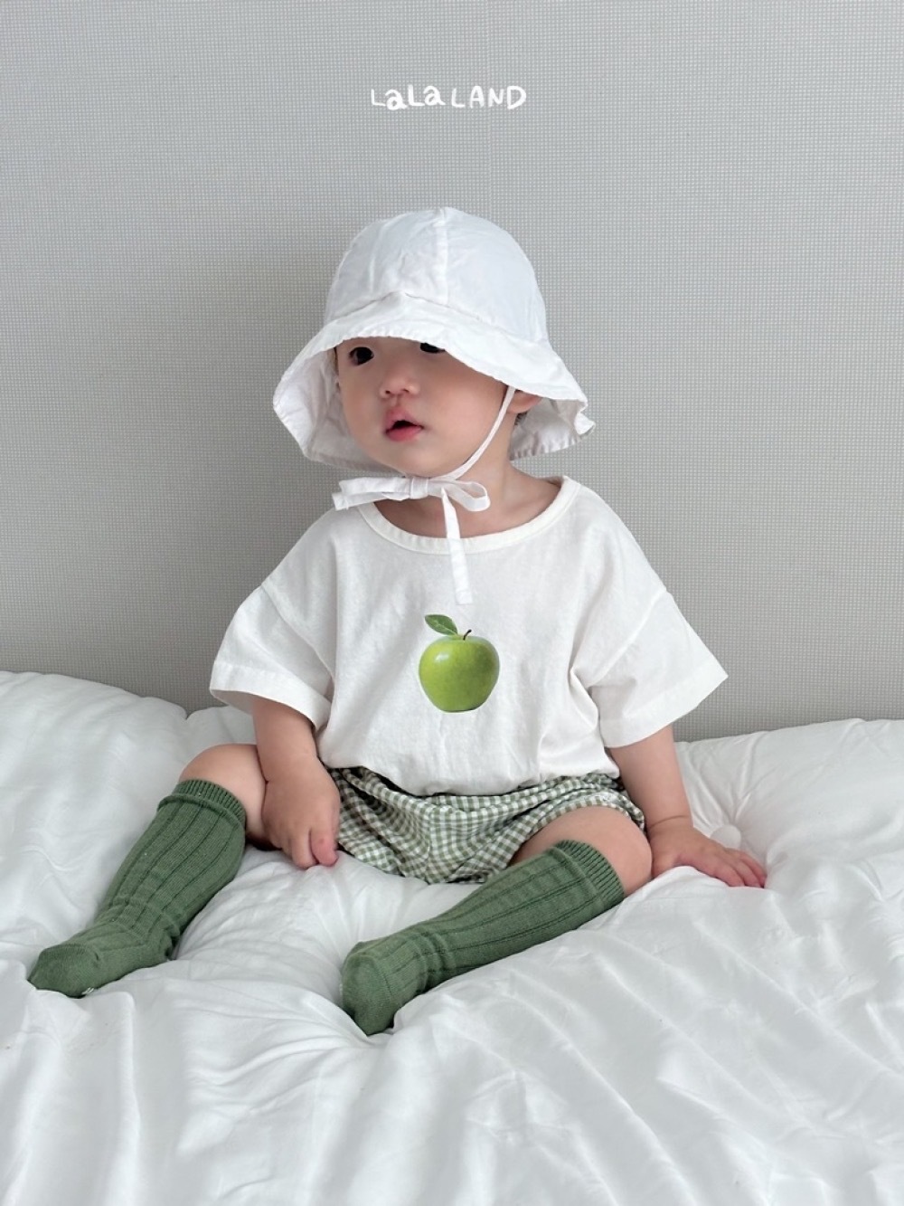 Lala land 水果上衣 / 2色 (Bebe)