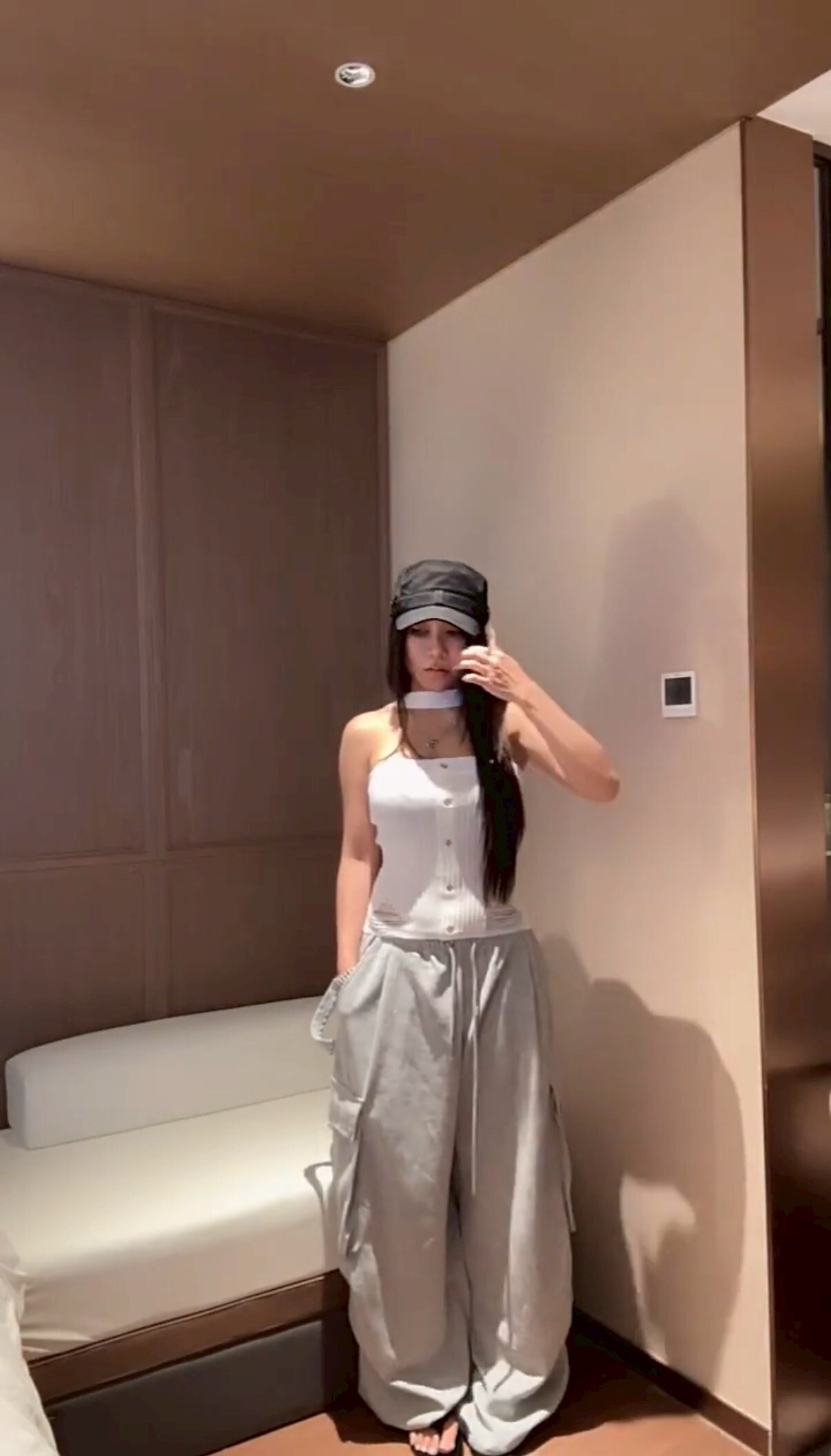 【Apr.08】被敲碗上架的繞脖平口針織衣