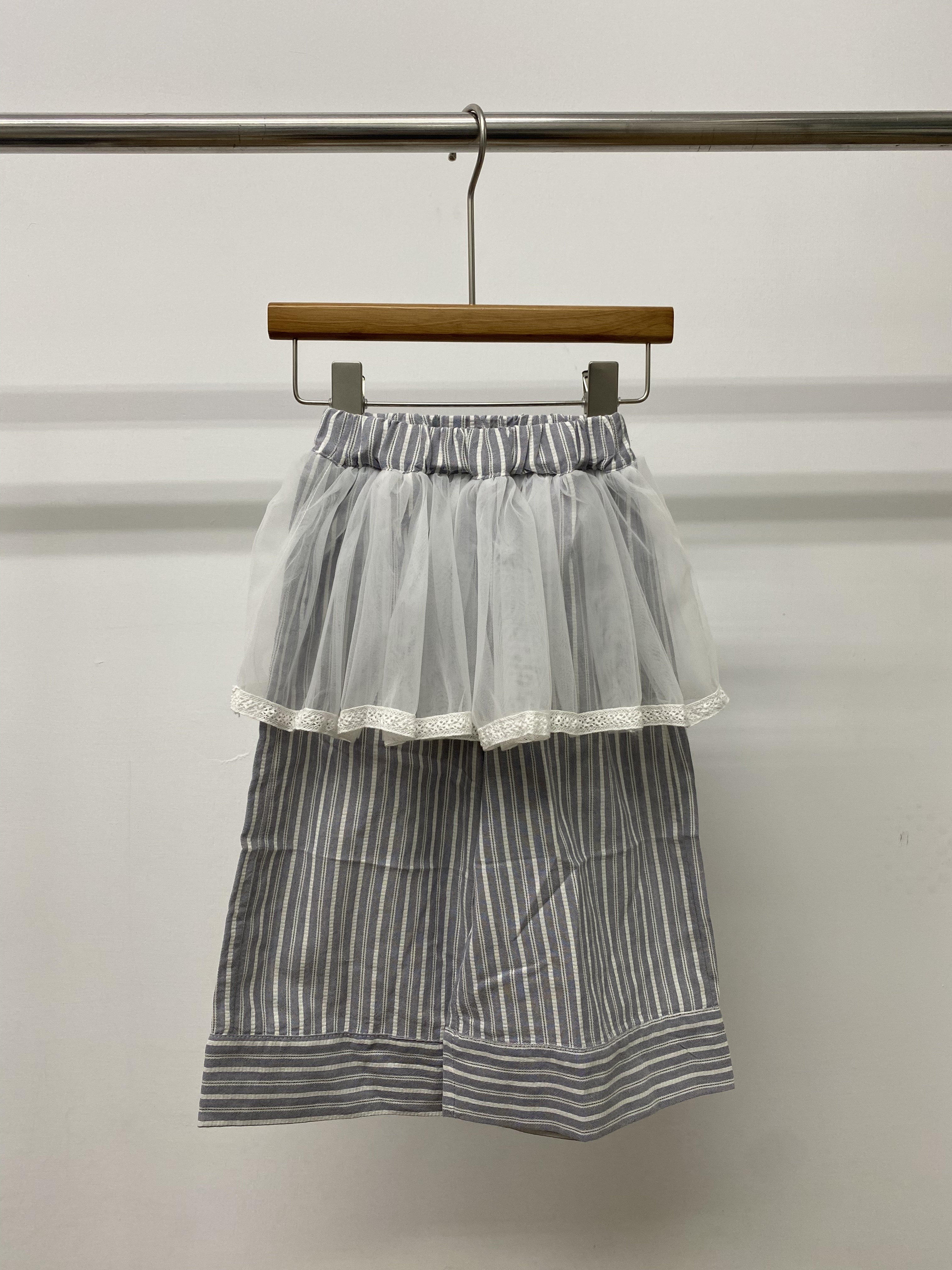 A04830屁簾紗裙直條紋褲