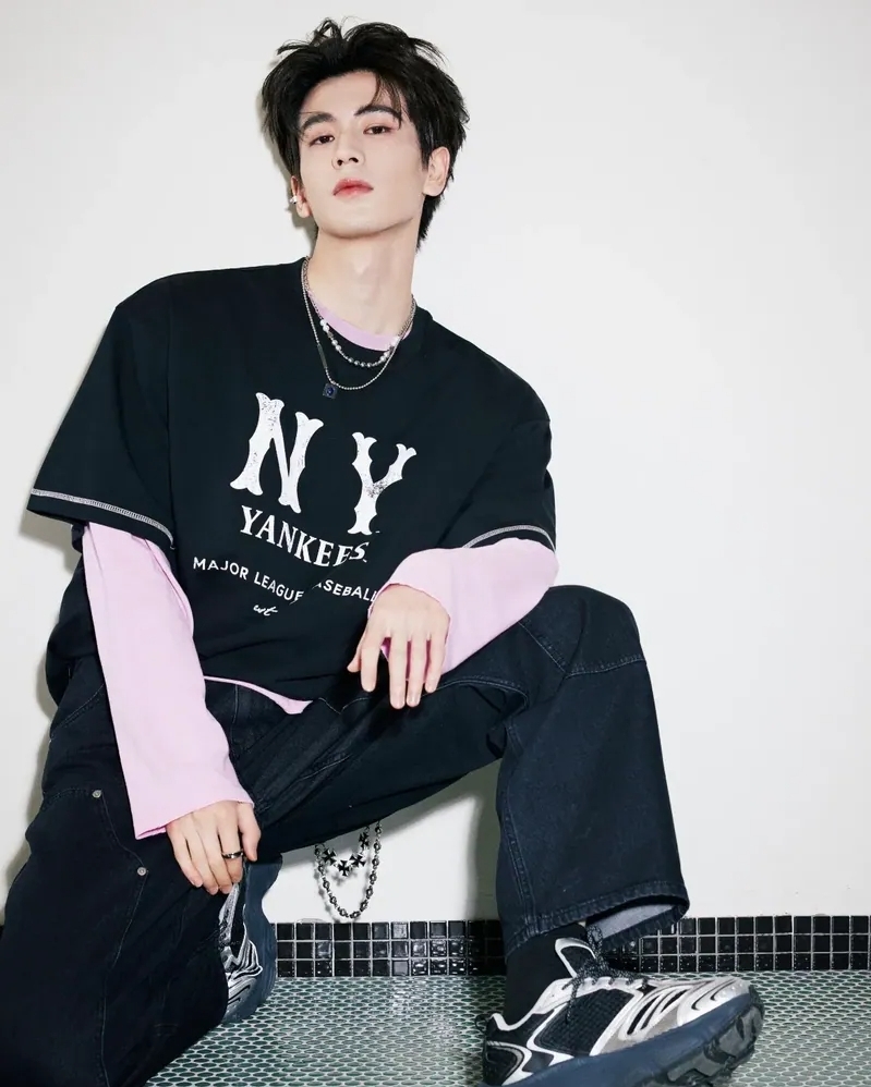 <張凌赫同款😍> MLB NY Yankees 紐約洋基 做舊字體短T 黑/白 2色 3ATSB1153-50IVS白50BKS黑