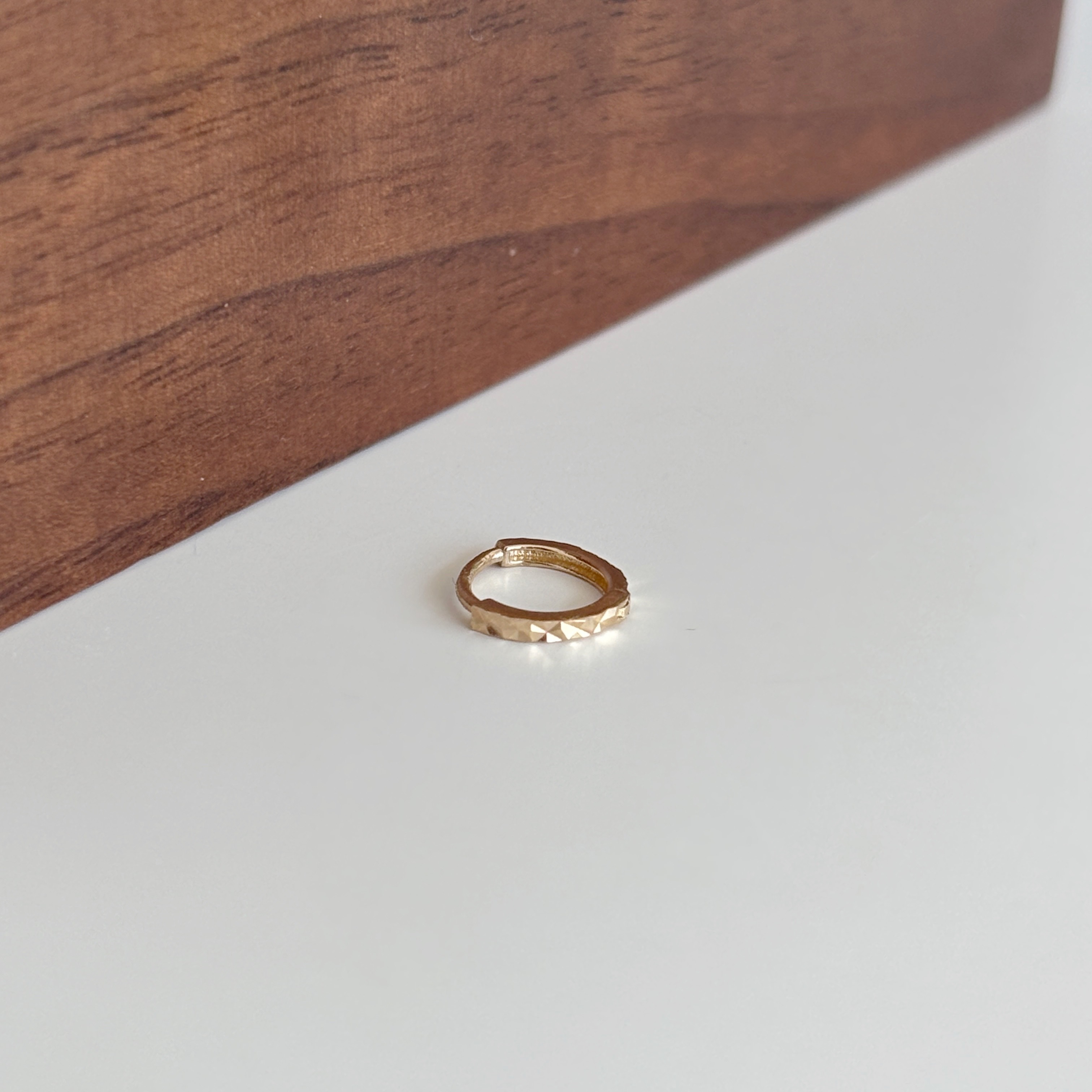 【韓國連線】14K小細菱耳骨圈