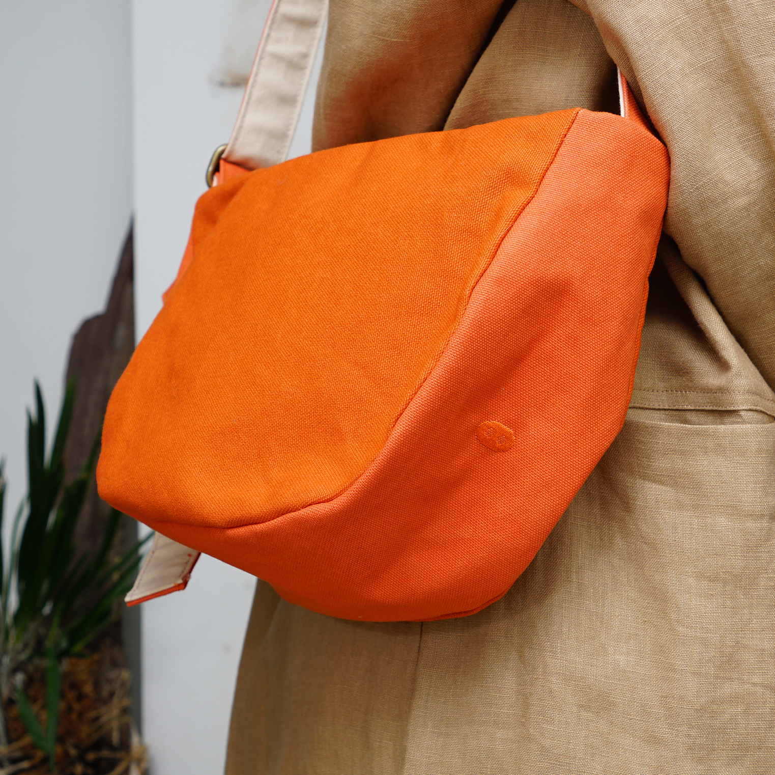 盈月  斜背帆布包 柿子橘