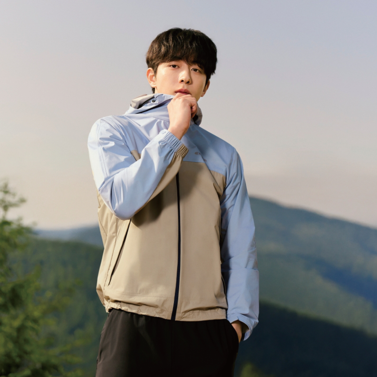 【EIDER】男Momentum 2.5L防風防潑水外套/26EDMP26101-[卡其、水藍、碳藍]