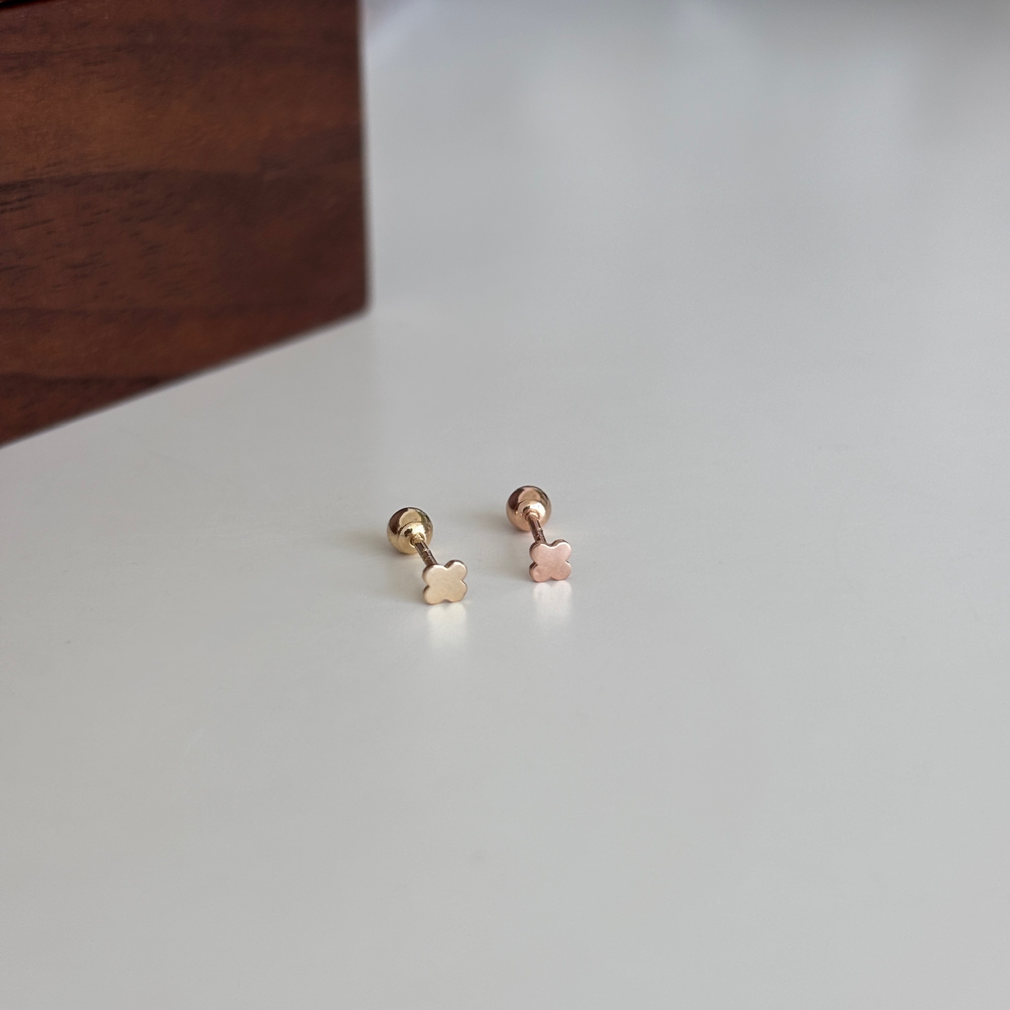 【韓國連線】14K mini光面四葉草轉珠耳環