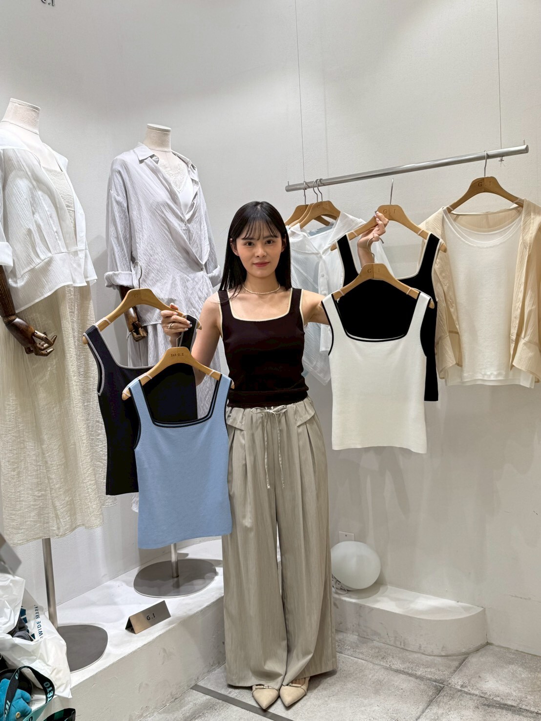 GI6012 撞色邊方領粗肩帶背心