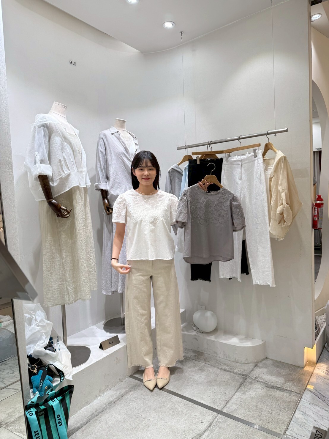 GI6001 花花刺綉花邊上衣