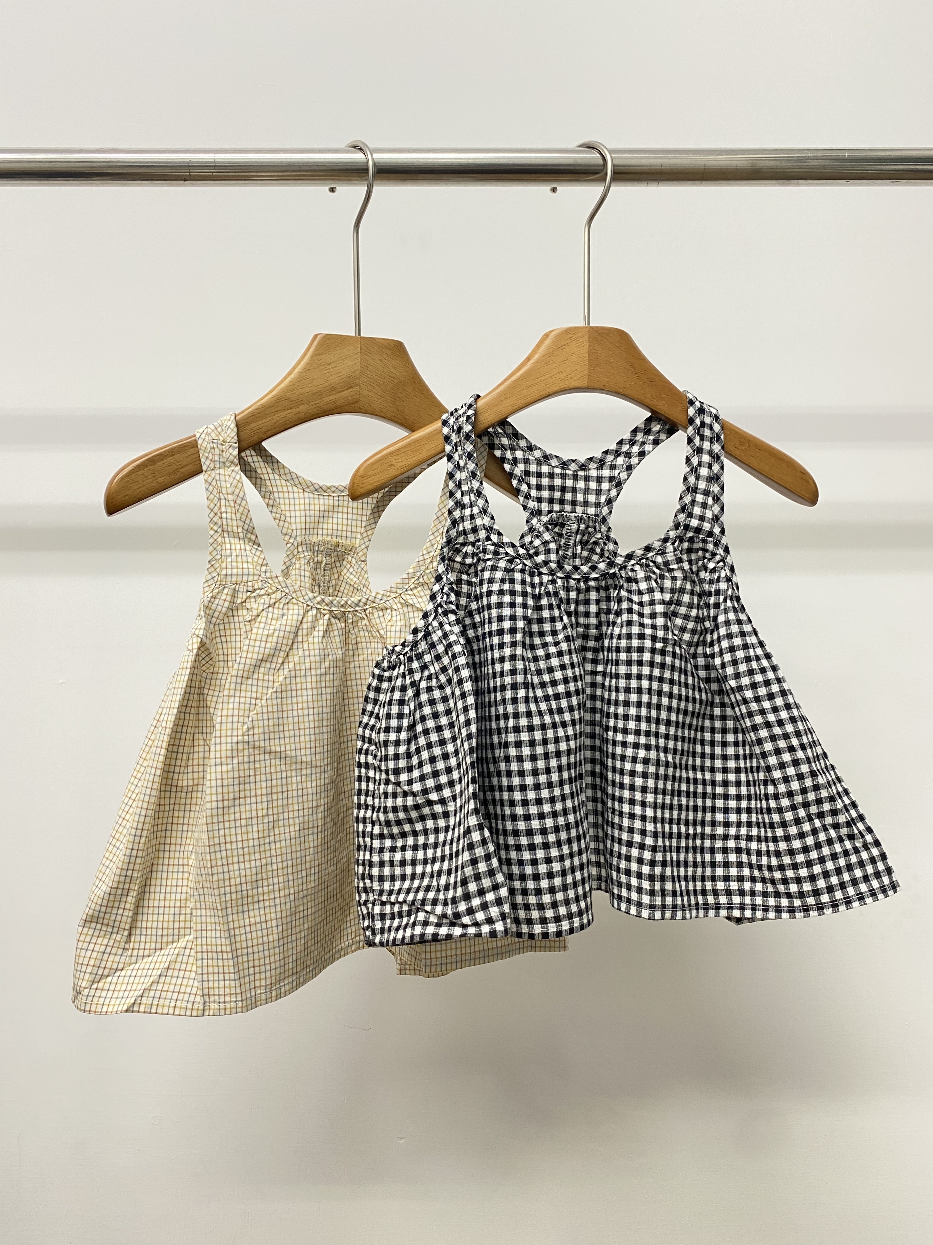 A04833挖背裙襬造型上衣