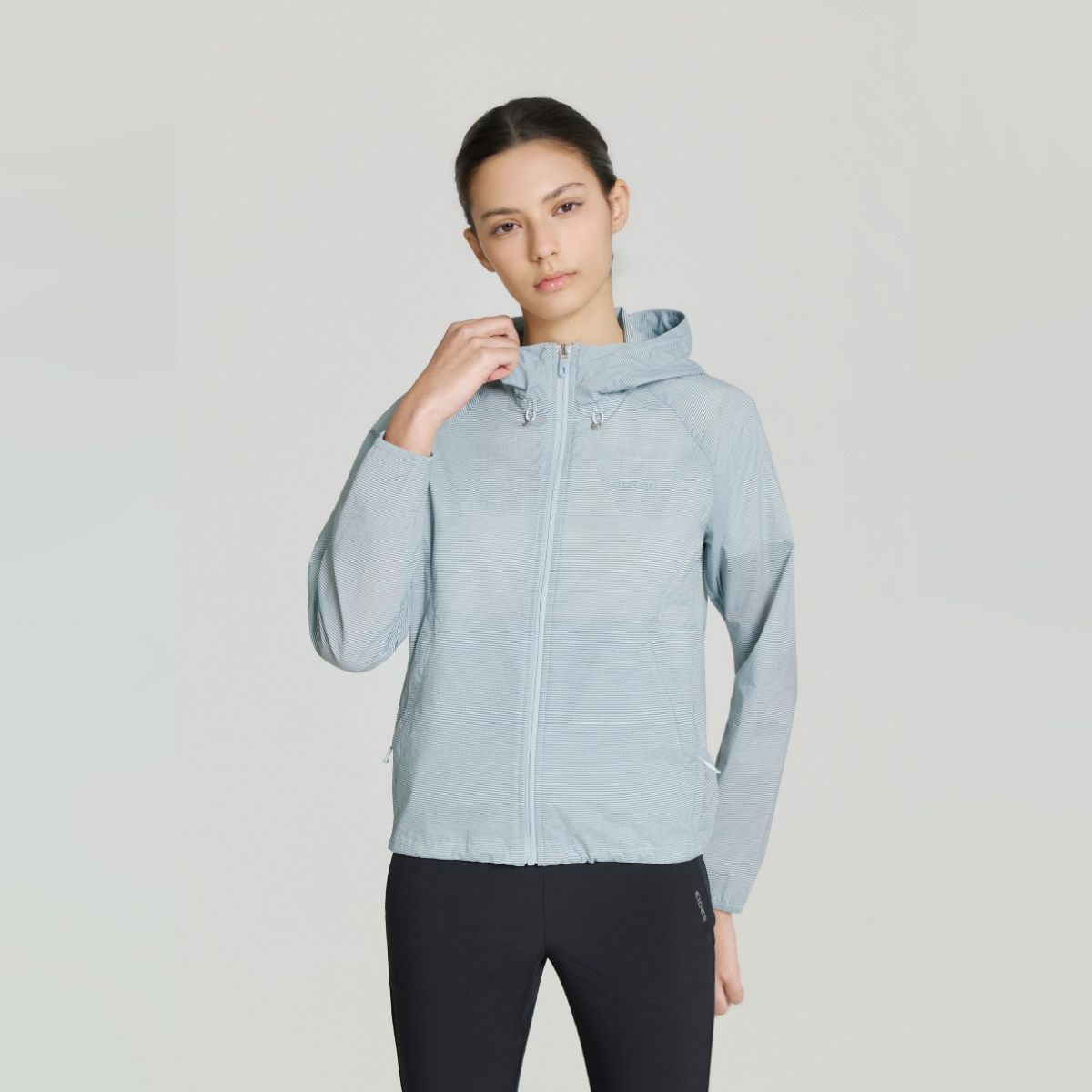 【EIDER】女輕量條紋可拆帽外套/26EDWM26108-[水藍、珊瑚紅]
