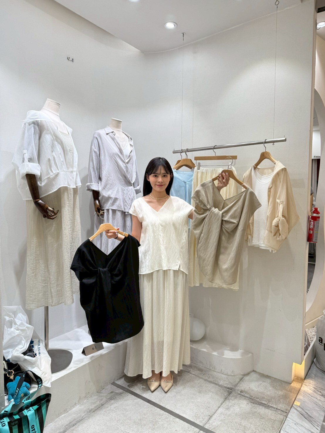 GI6010 蝴蝶造型領背心罩衫