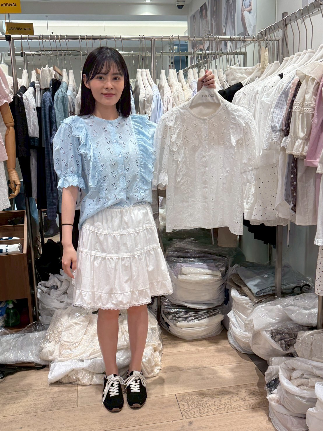 OG6055 田園復古洞洞花花燈籠袖上衣