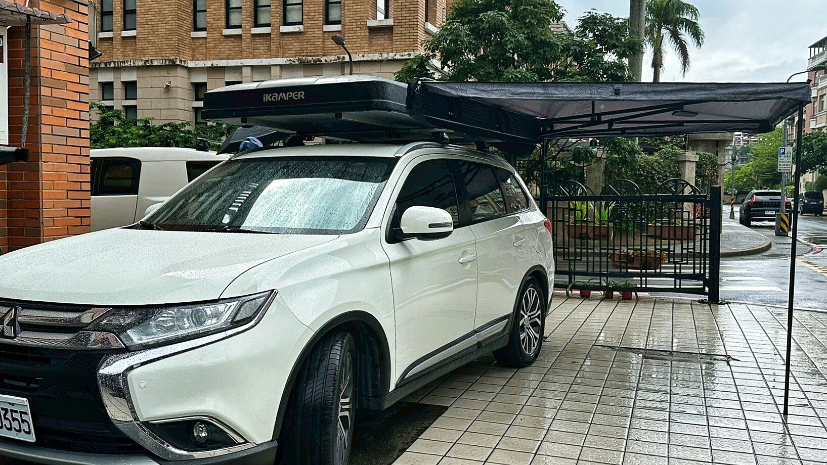 車邊帳 Yakima OverNout 270 扇形帳(Mitsubishi -Outlander)