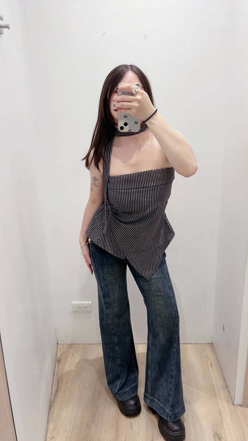 Attached striped hem with irregular strapless top