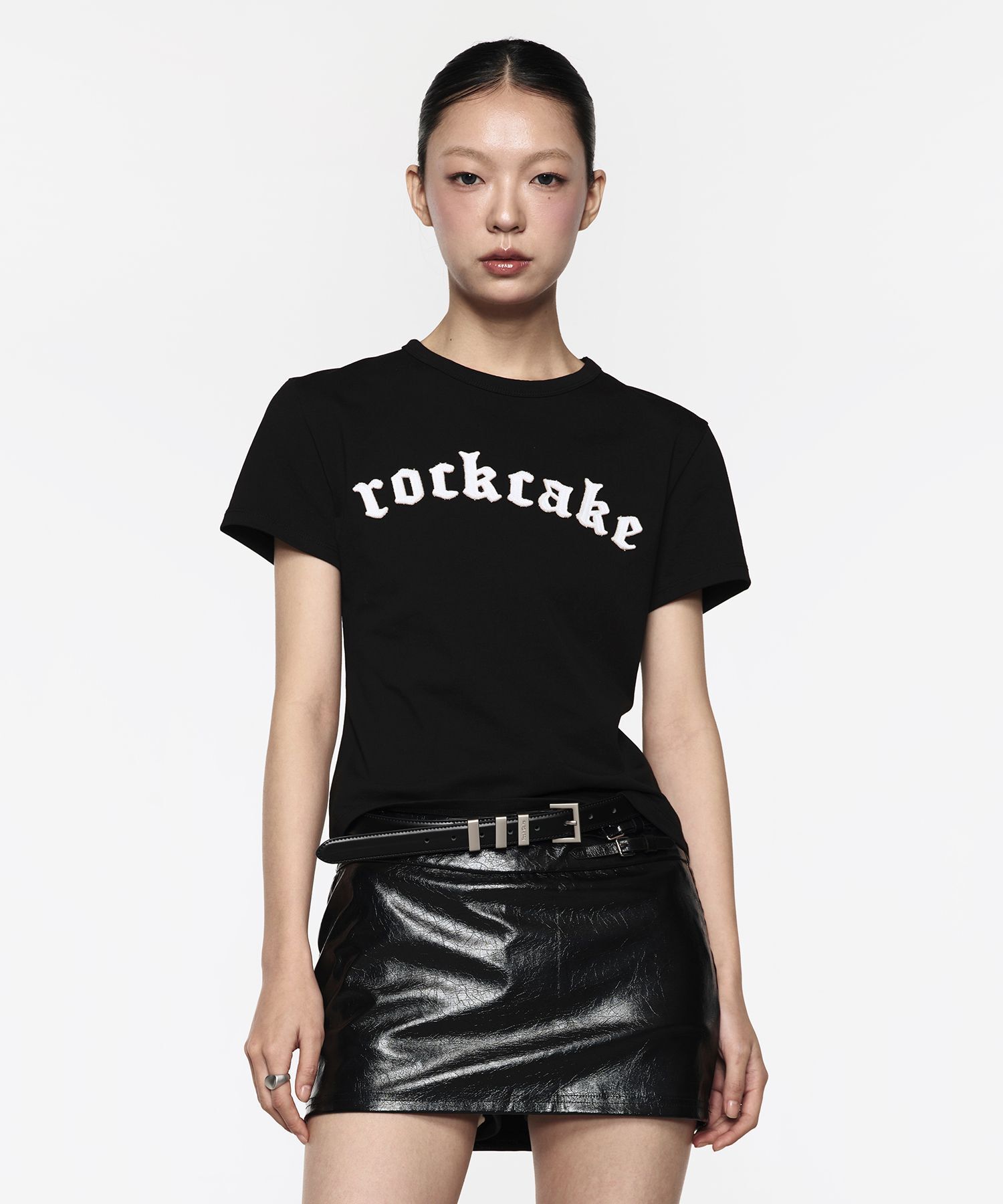 ROCKCAKE 小Logo 短版上衣 黑色 RC26TP28800BK