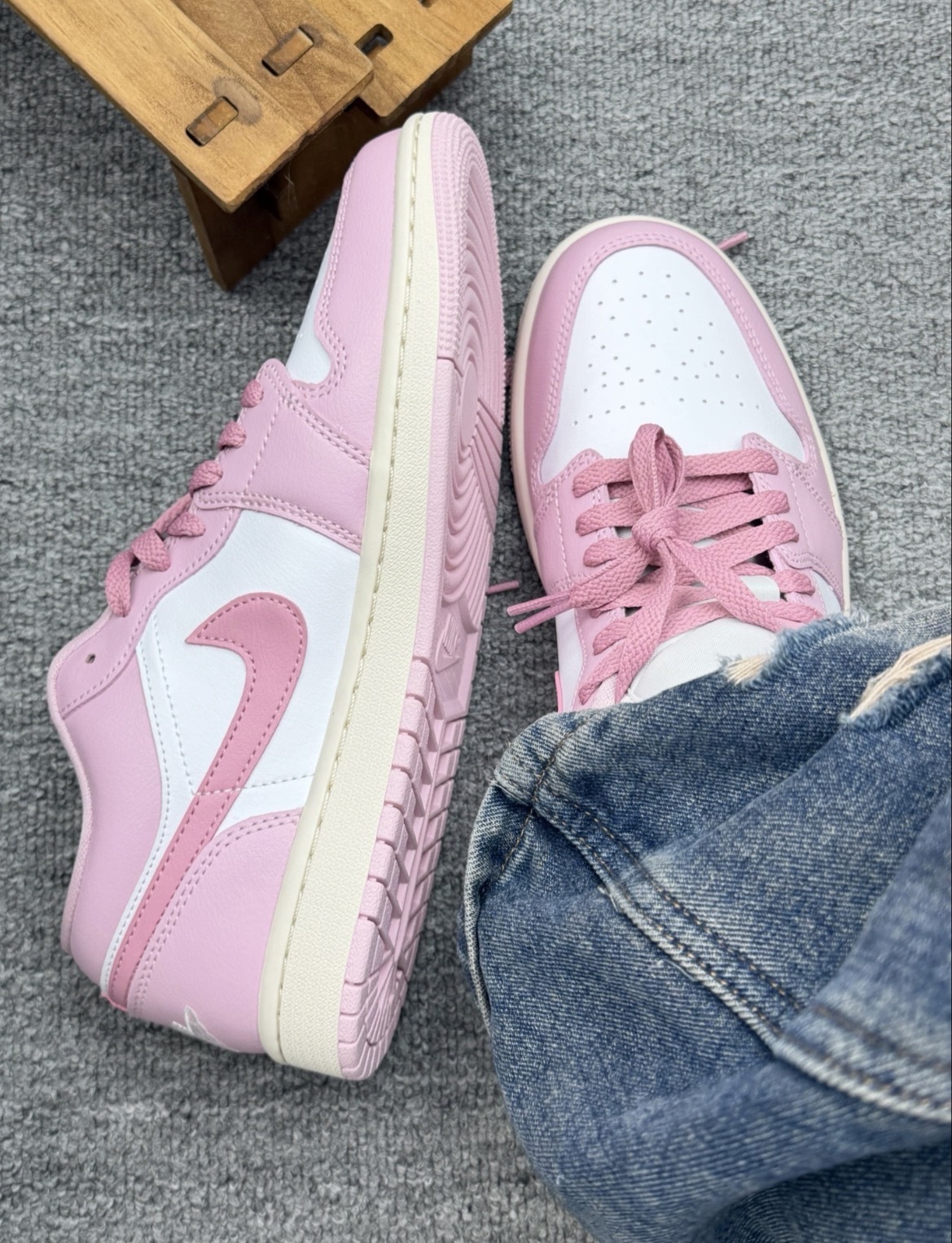 【逢甲 FUZZY】W Air Jordan 1 Low "Iced Carmine" 莓果粉 DC0774-607