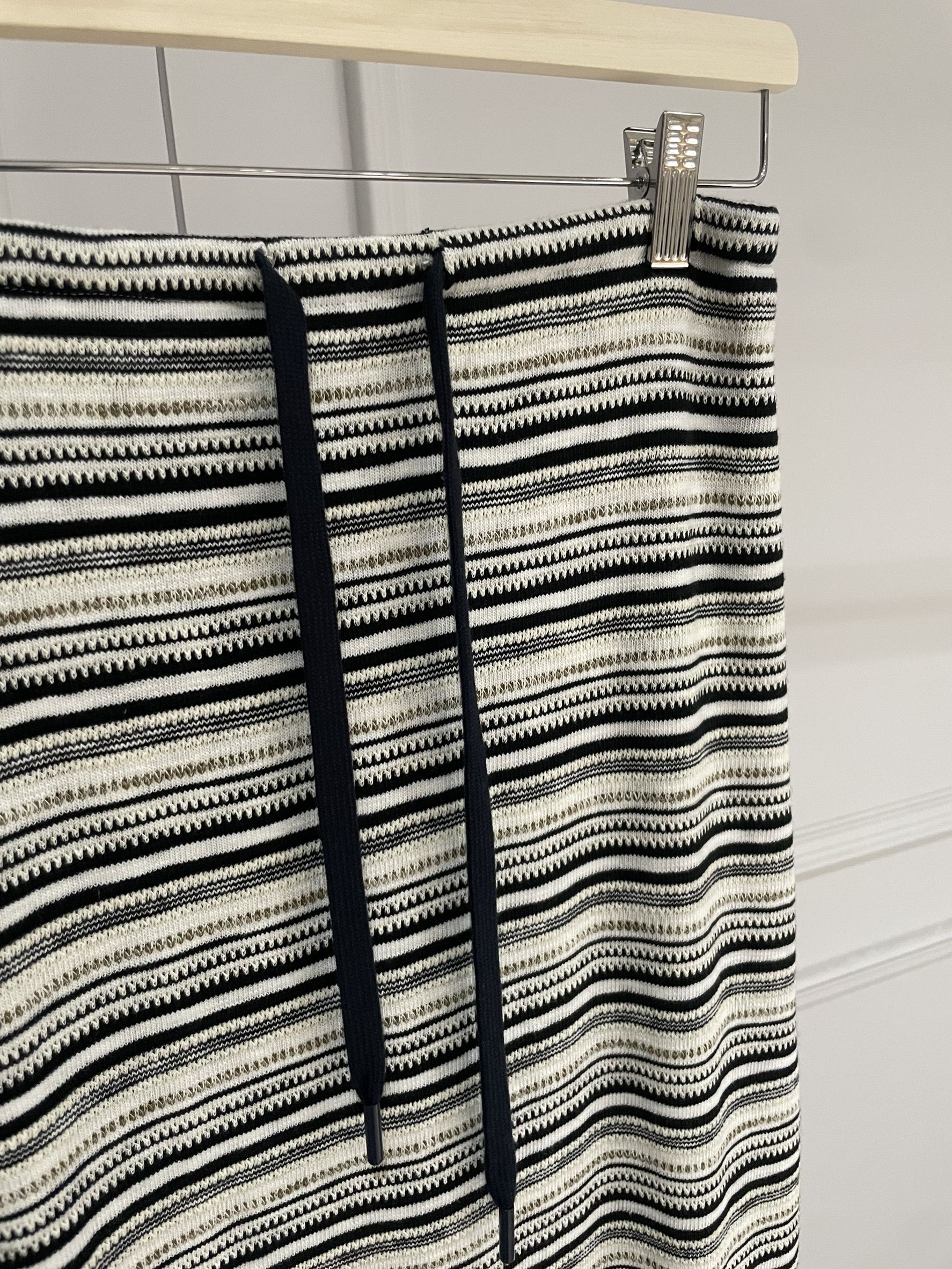 (預購)#AN56 細節滿滿簍空針織條紋裙