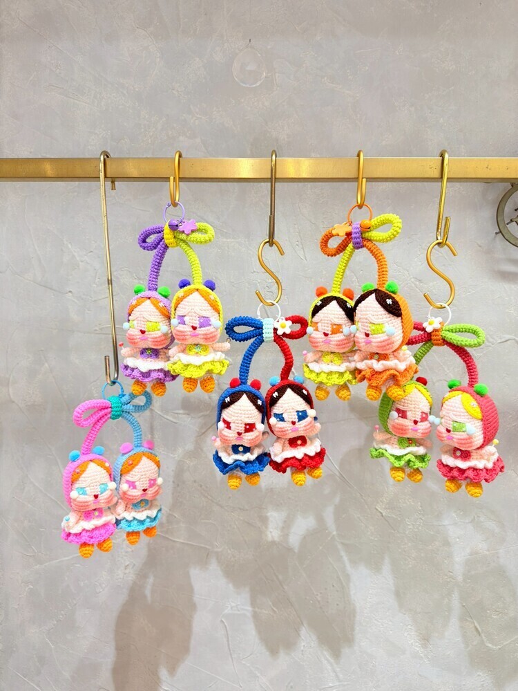 『藍』撞色櫻桃眼淚哭娃吊飾-2號