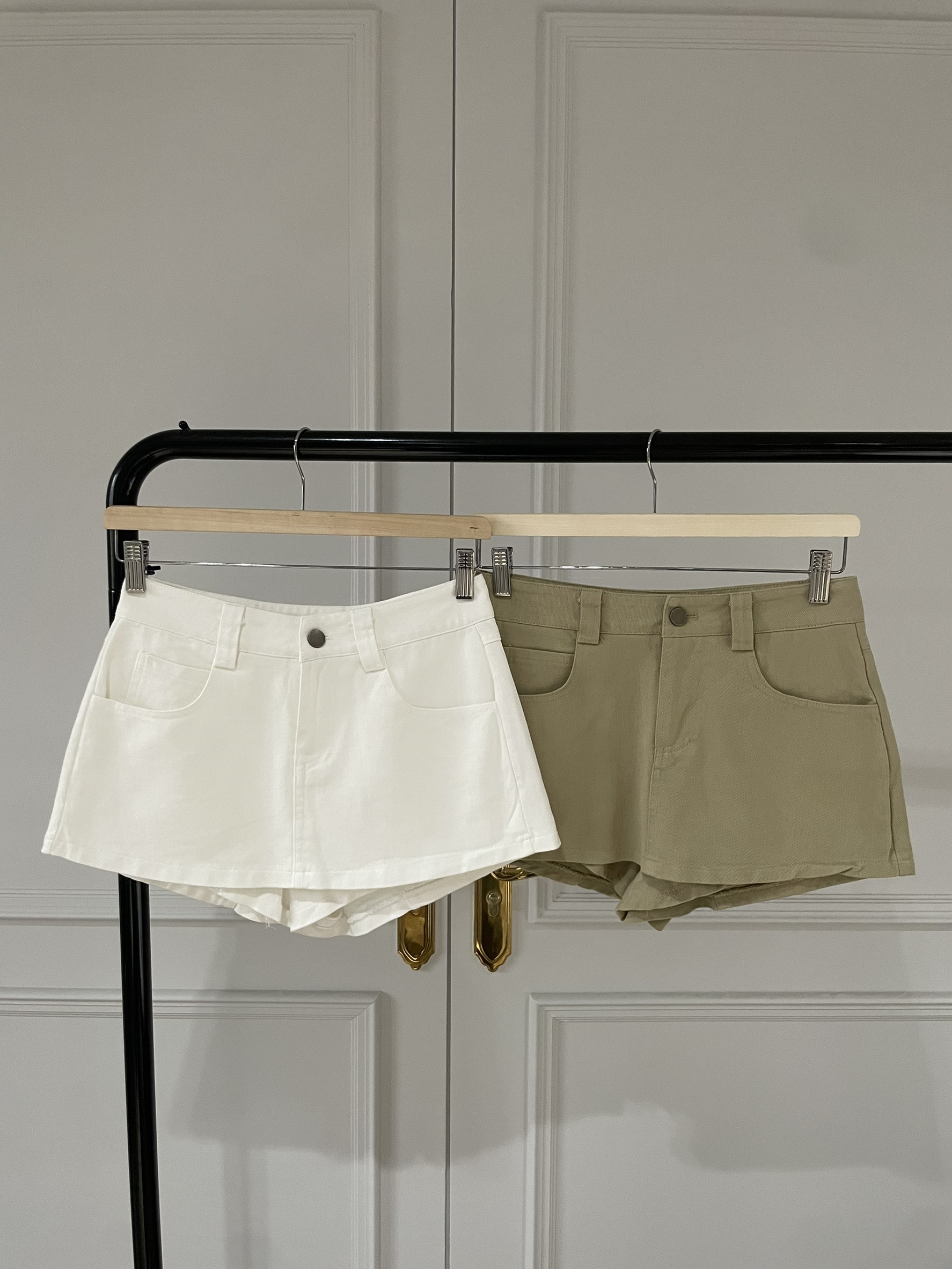 (預購)#AN45 屁屁小一號修身短褲裙(白/卡其)