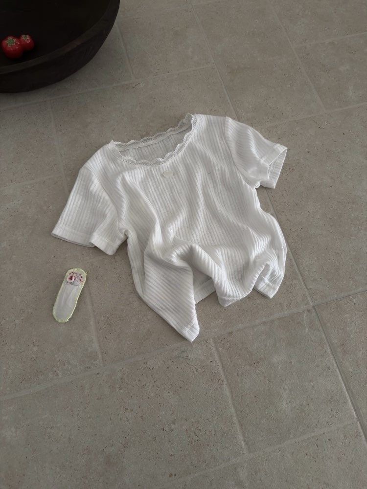 A04825蕾絲圓領上衣