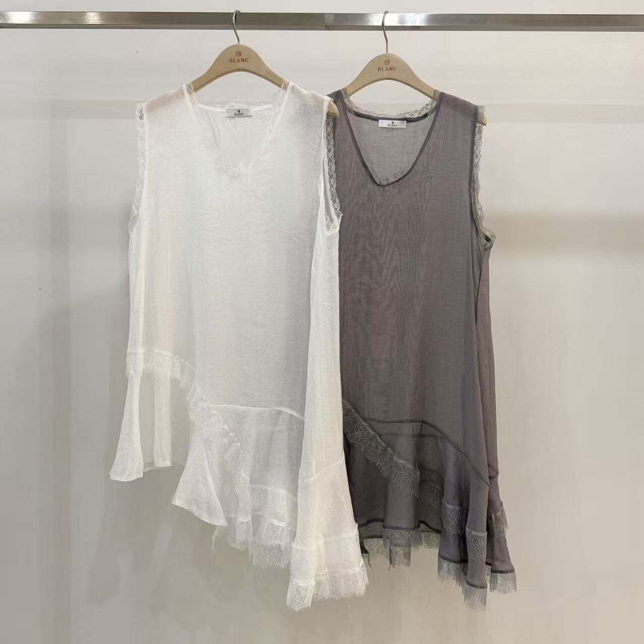 MB6020 透透拼蕾絲長背心