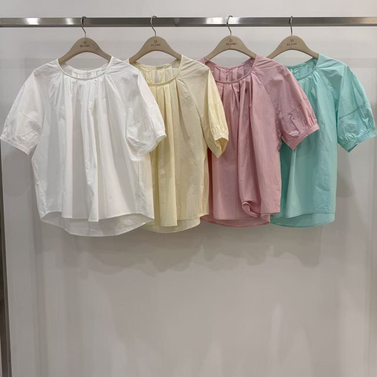 MB6018 壓褶領泡泡上衣