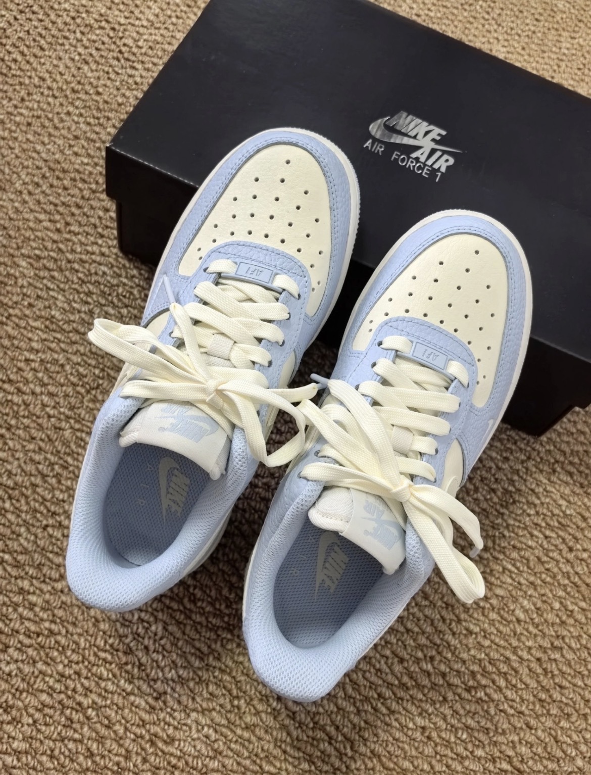 【逢甲 FUZZY】W Nike Air Force 1 小勾 藍米 IV3222-400