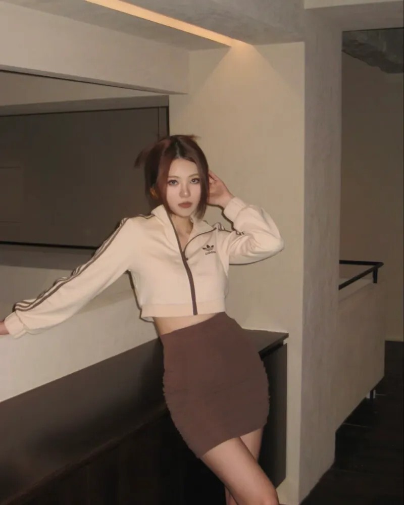 【預購】ADIDAS ORIGINALS 短版外套 米色 IP3005