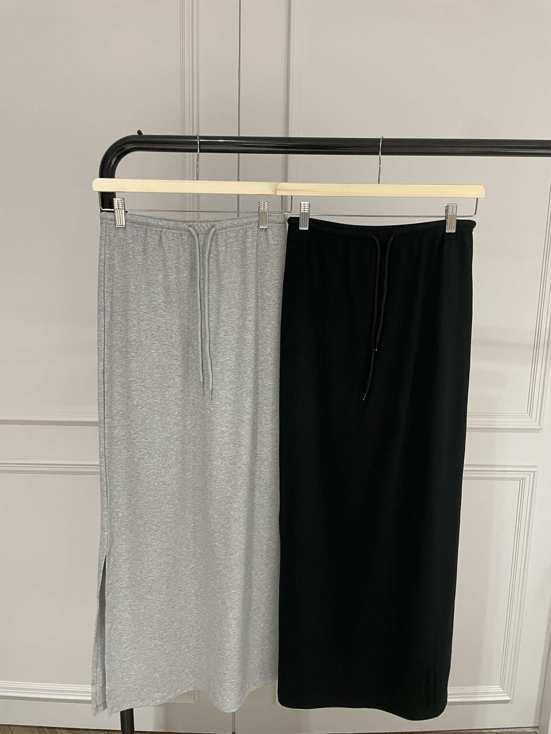 (預購)#AN59 側開岔抽繩長裙(黑/花灰)