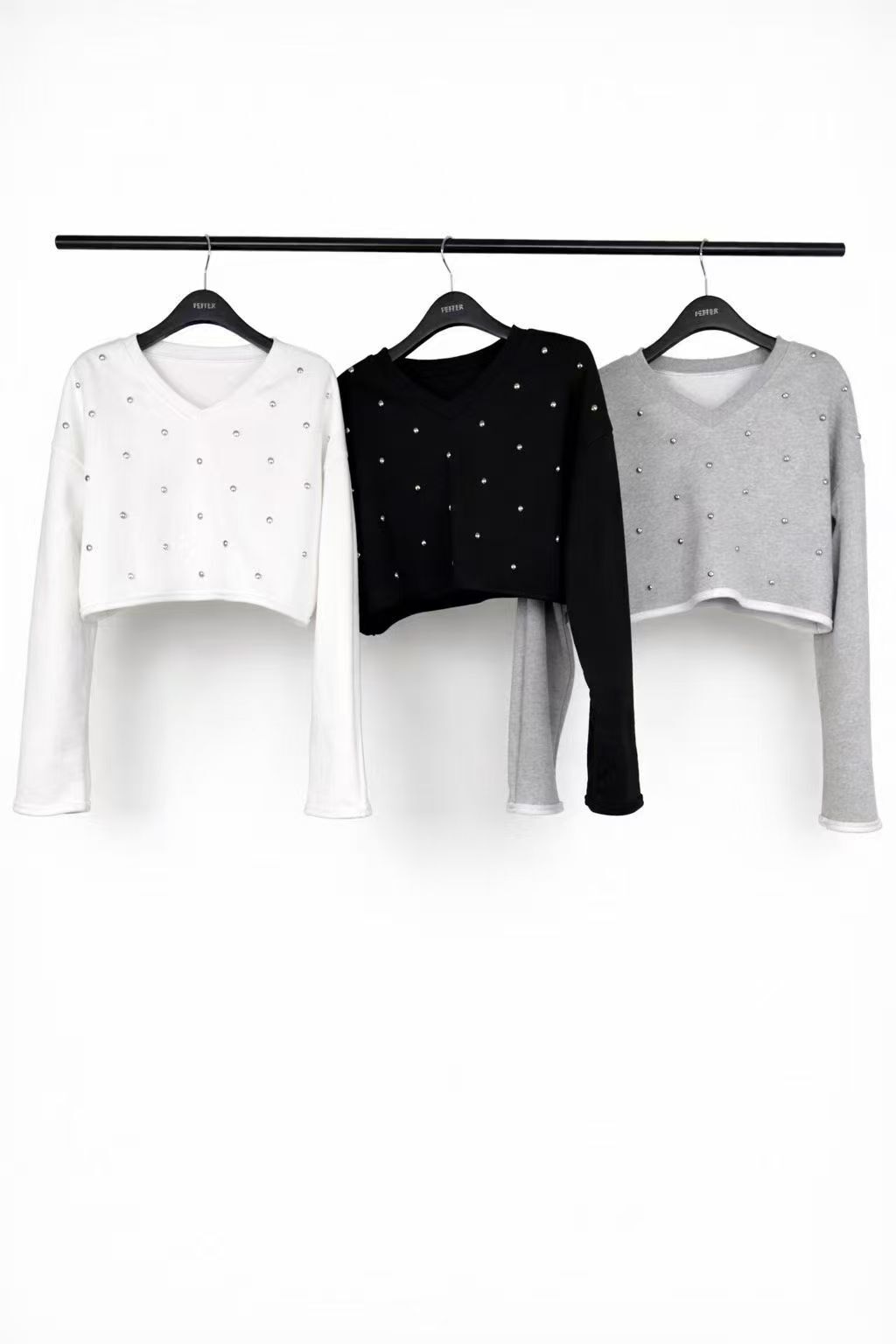 FF6026 鉚釘V領短衛衣