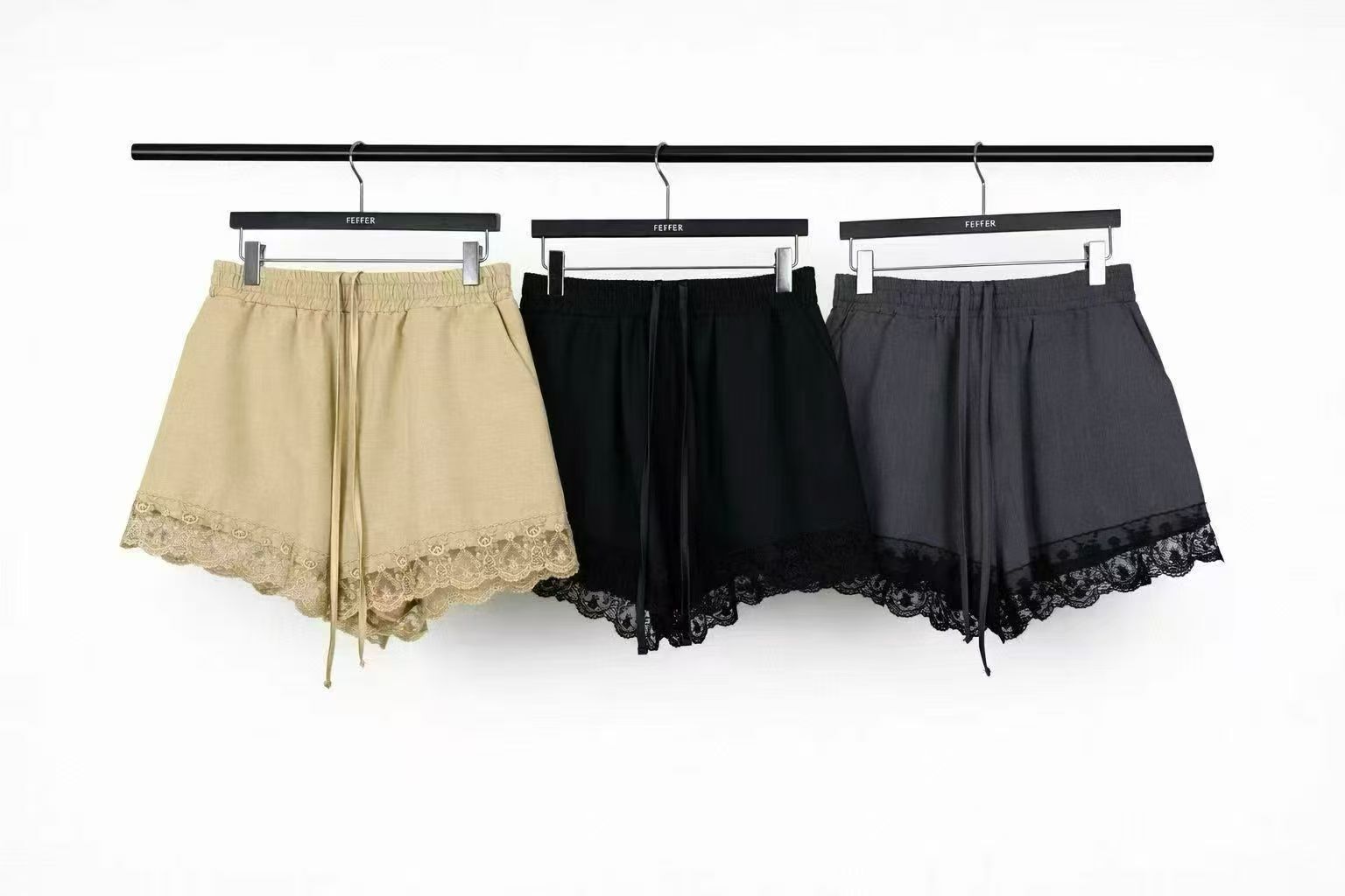 FF6028 拼蕾絲邊短褲