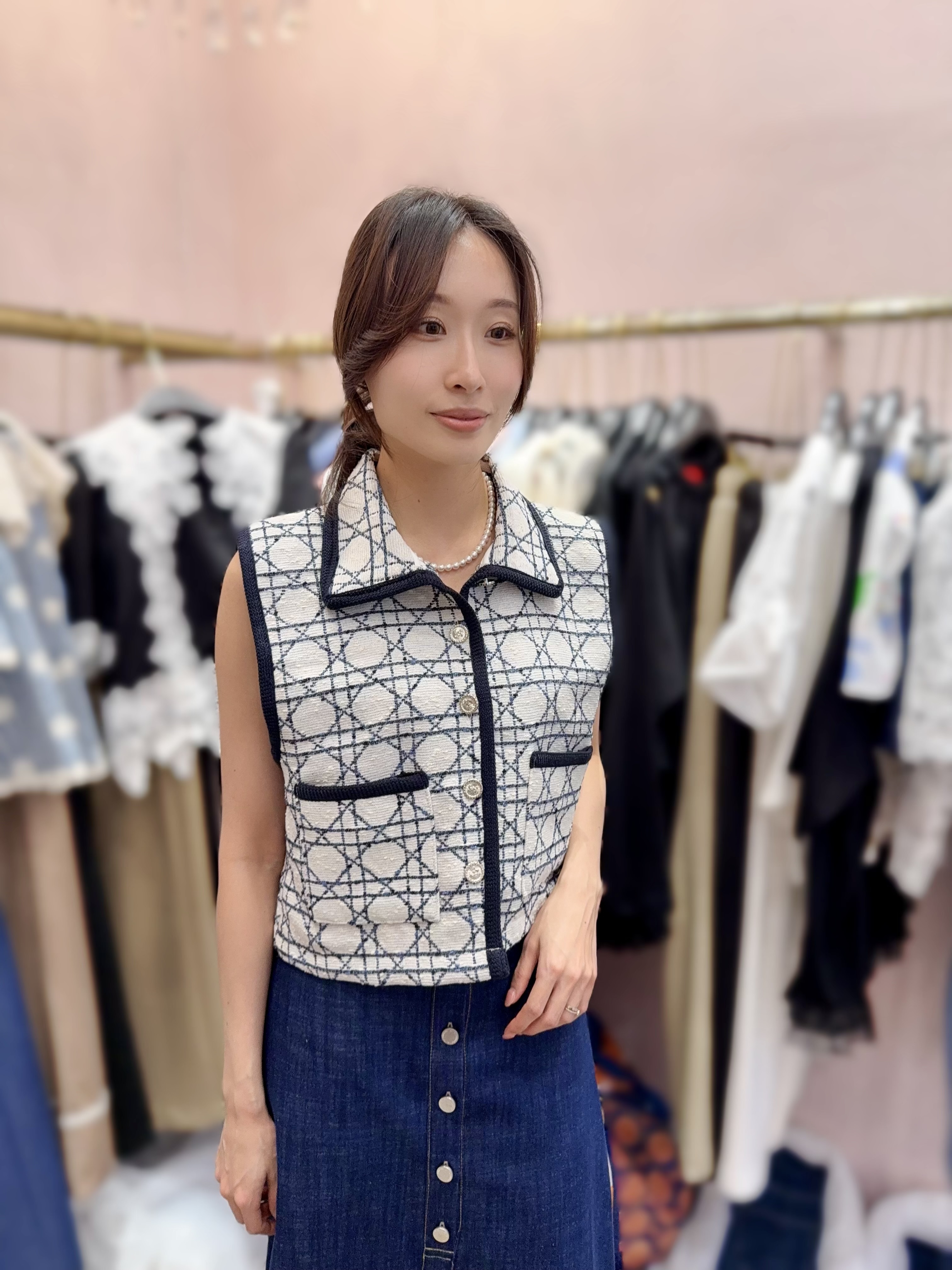 OT42   背心褸 胸 40 長18 $479 (一口價)