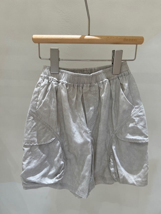 側口袋百搭短褲