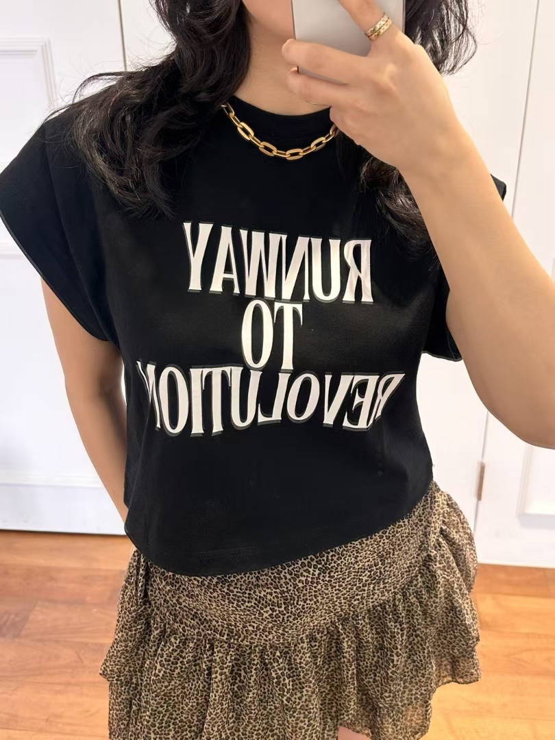 韓系氣場字母短版款★Runway to Revolution短版棉T