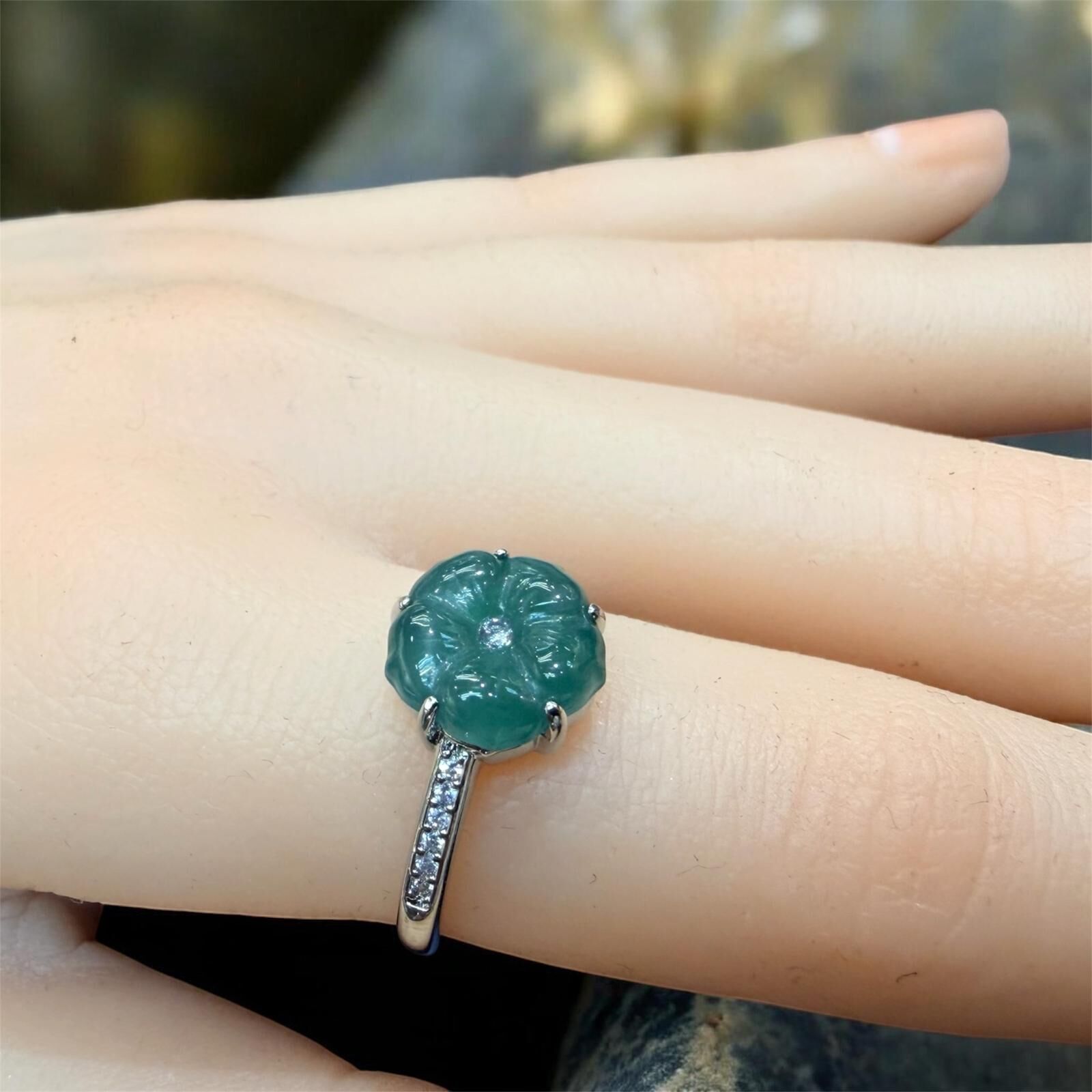 A9 緬甸天然翡翠 - 湖水綠花形戒指 (圈口大小自由調較)