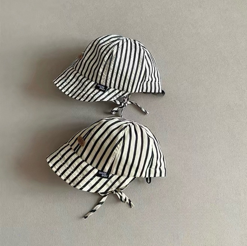 條紋鴨舌帽