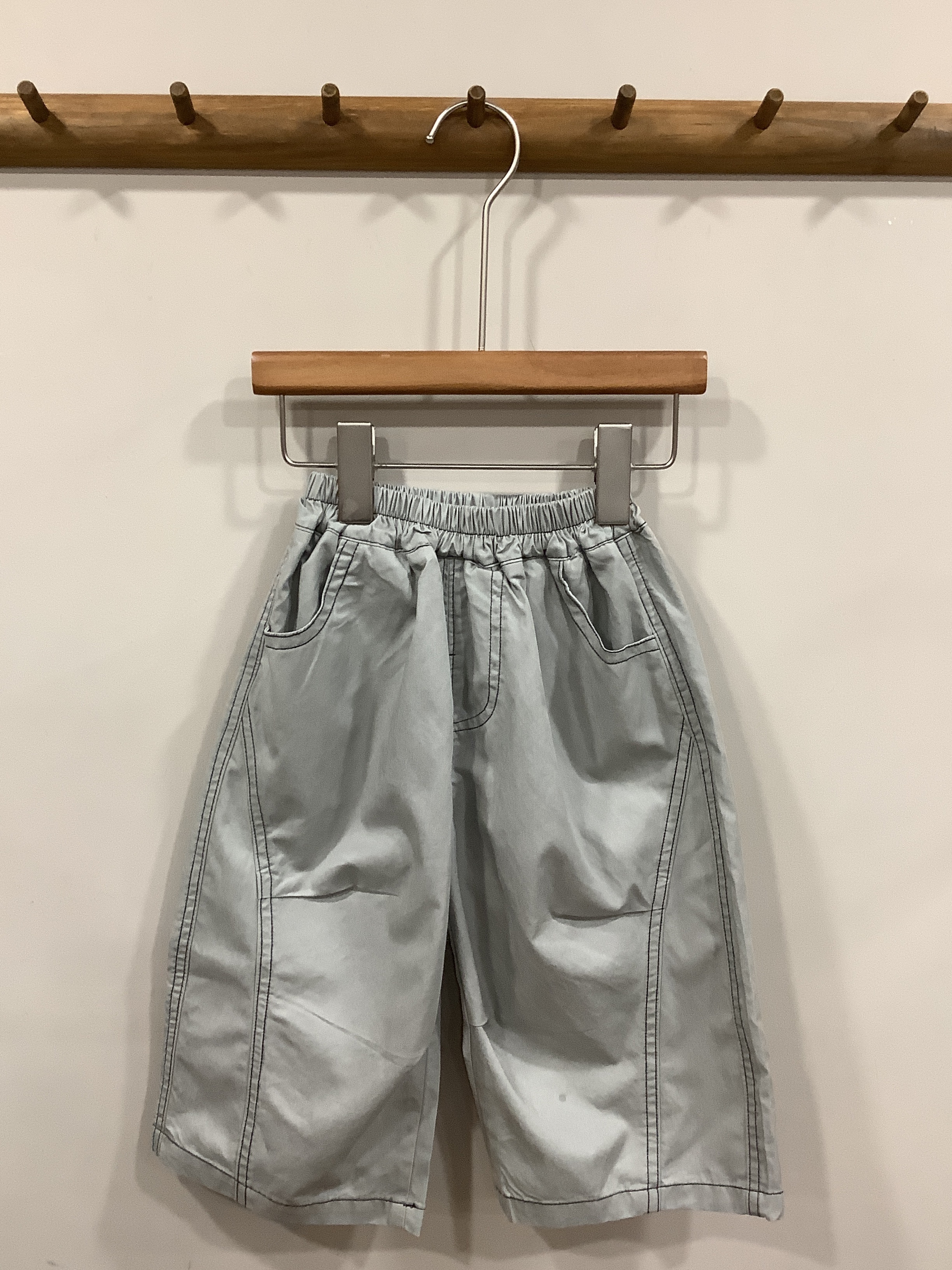 A04821外縫線設計休閒褲