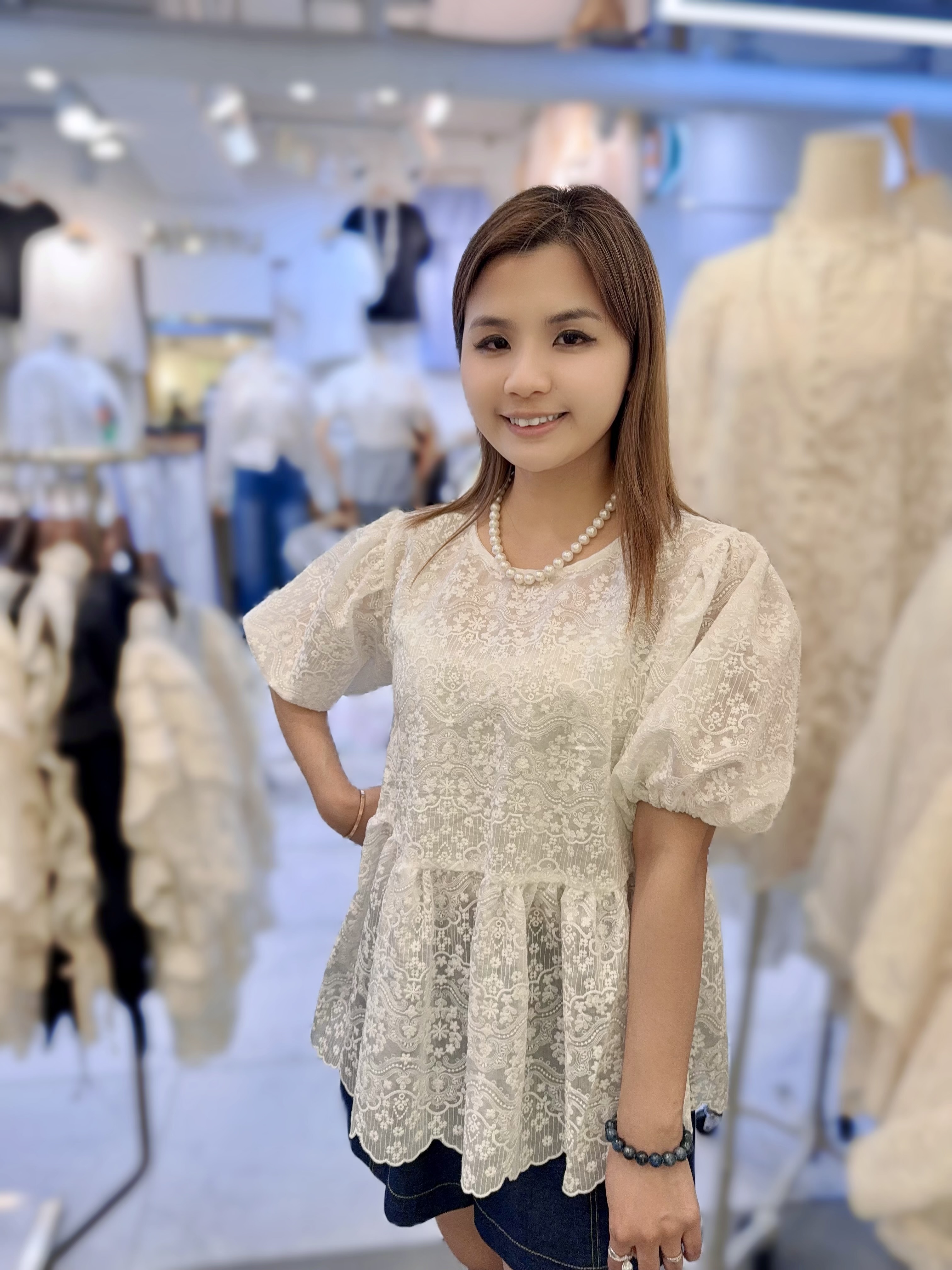 VT04  白lace 胸39  長24.5  $529 (一口價)