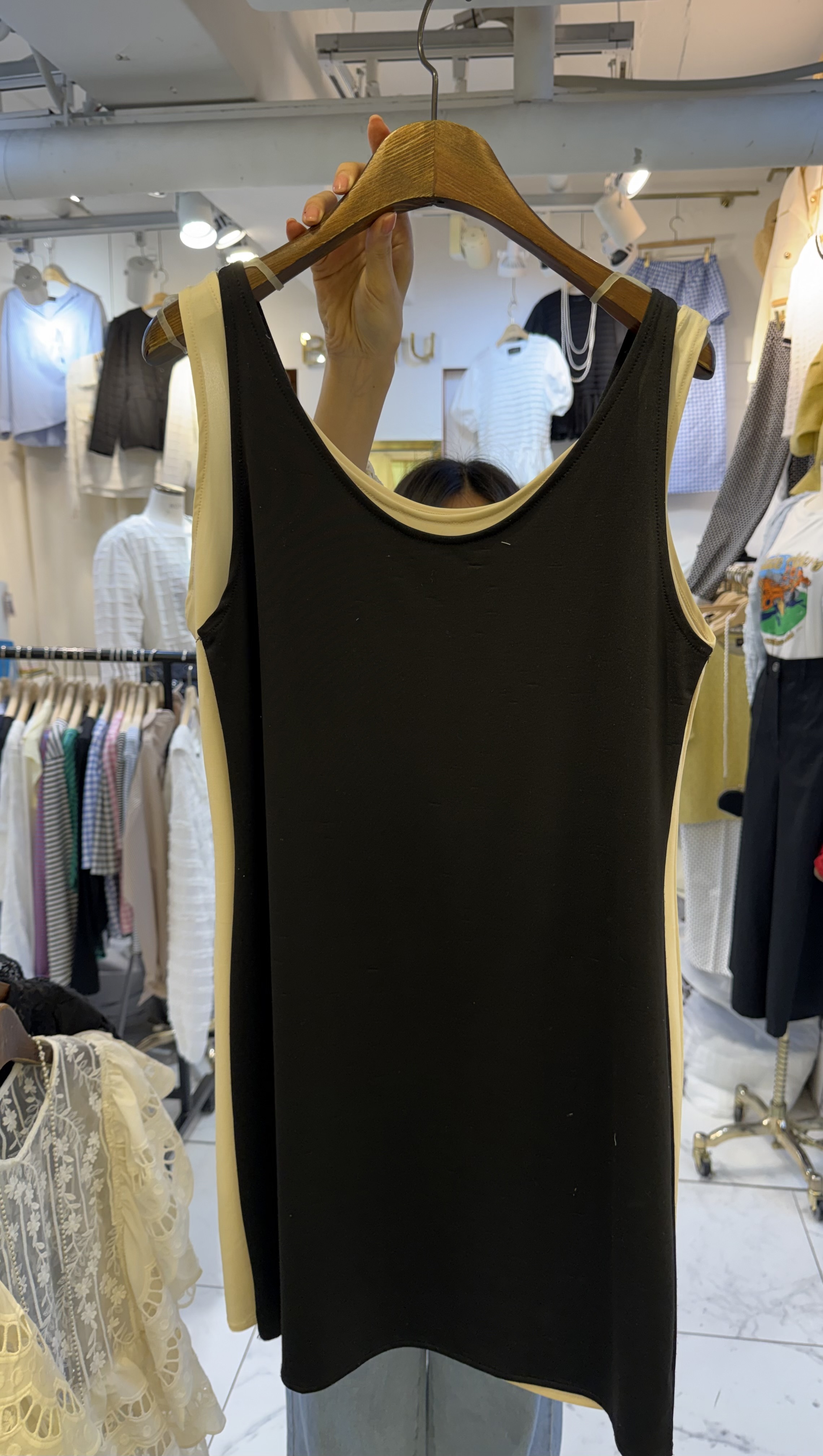 VT14   底裙 胸34-50  腰32-50 hip 36-58  長31.5 $299