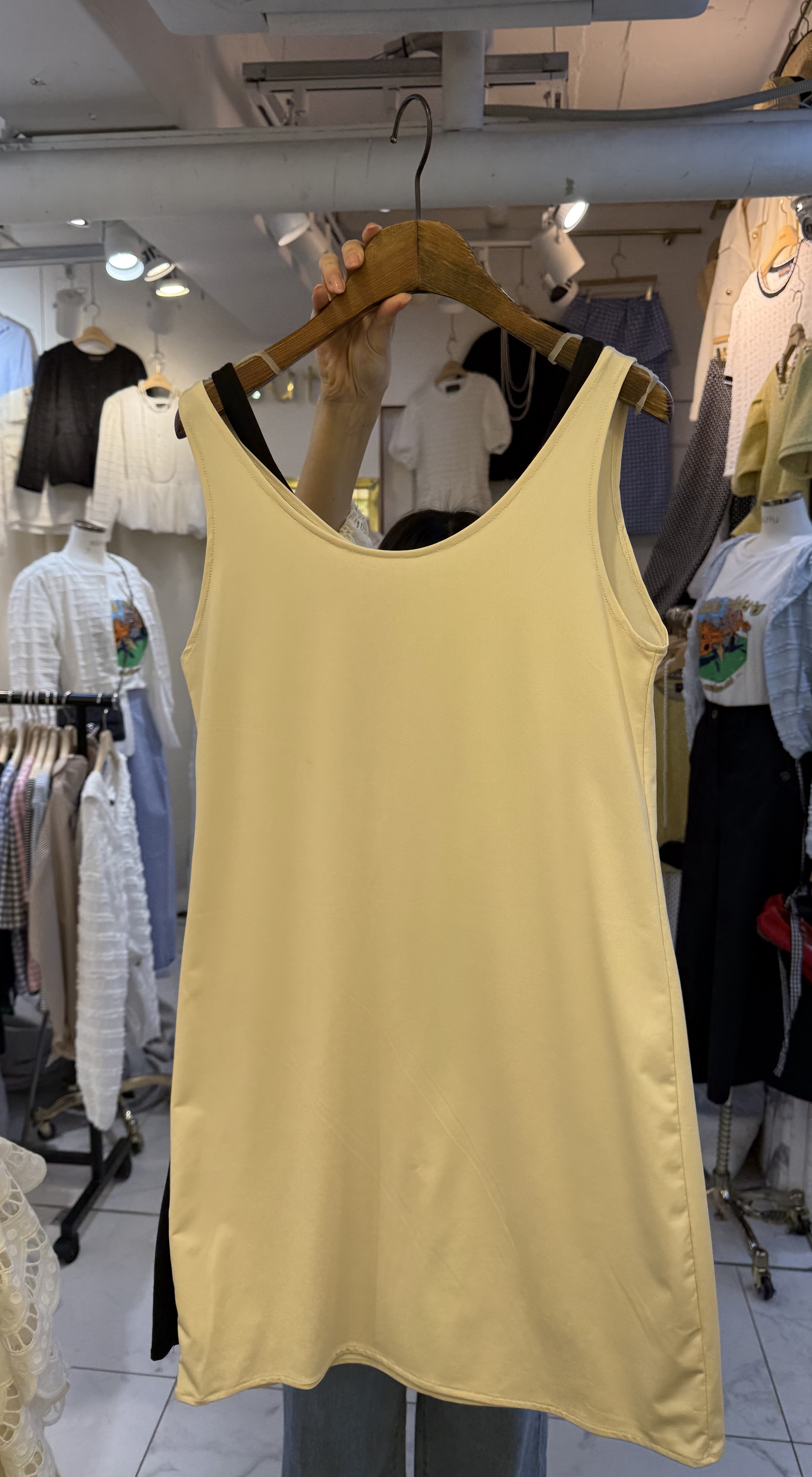 VT14   底裙 胸34-50  腰32-50 hip 36-58  長31.5 $299