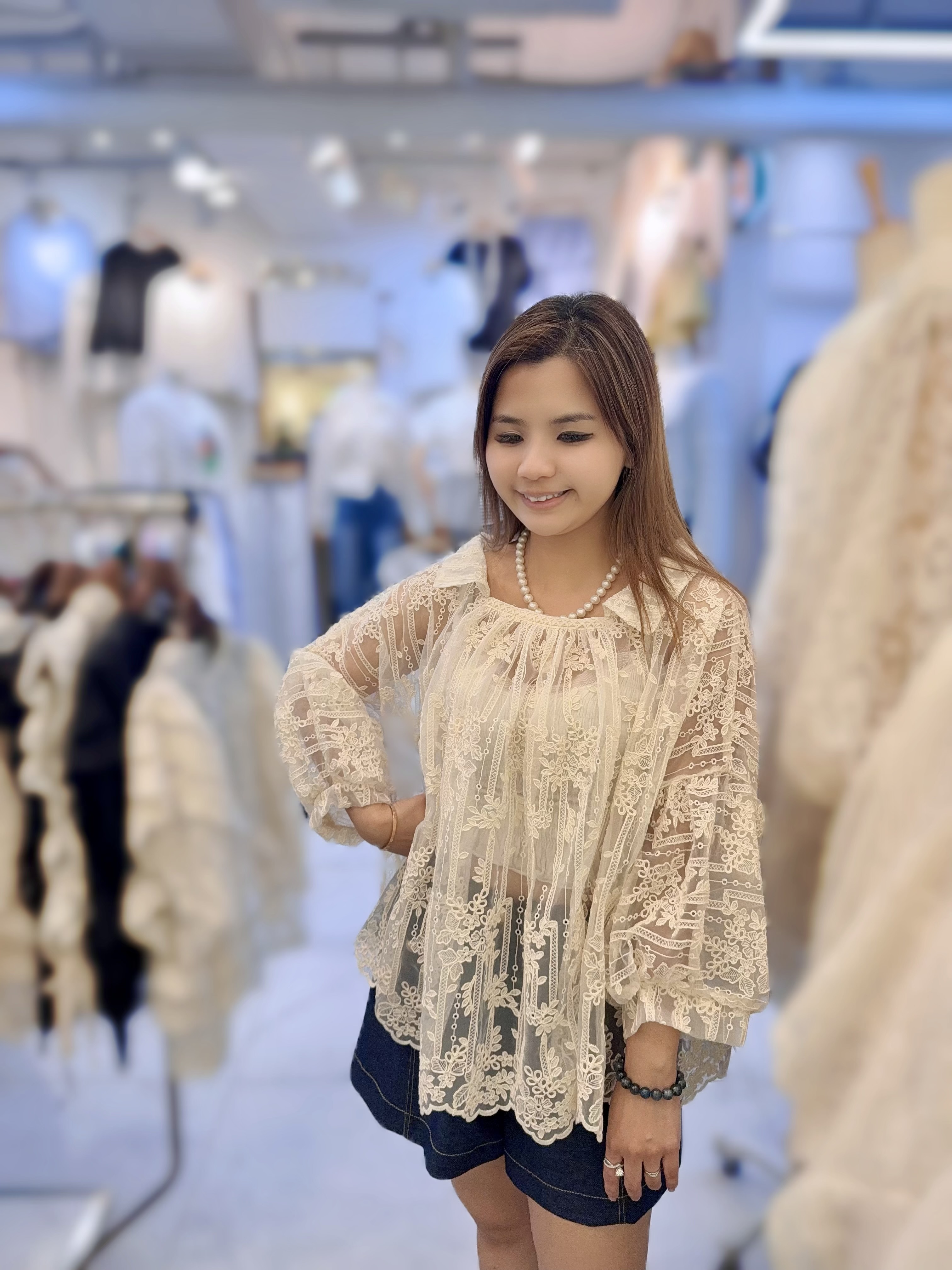 VT01 米LACE 胸 80 長23.5  $589 (一口價)