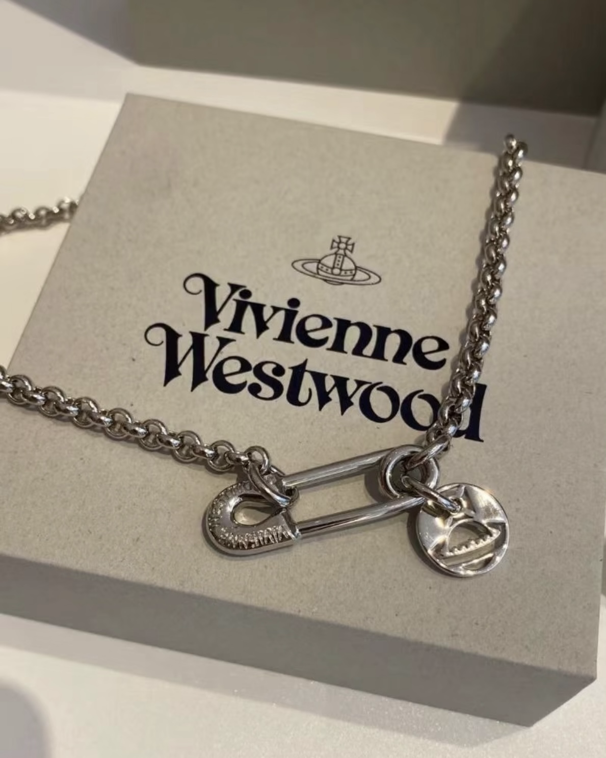 Vivienne Westwood Man Imogene Necklace 迴紋針造型 吊墜 項鍊 銀色 西太后 薇薇安