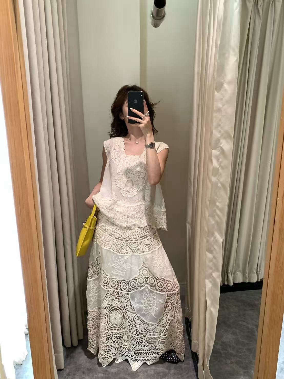 803 度假感緹花蕾絲背心