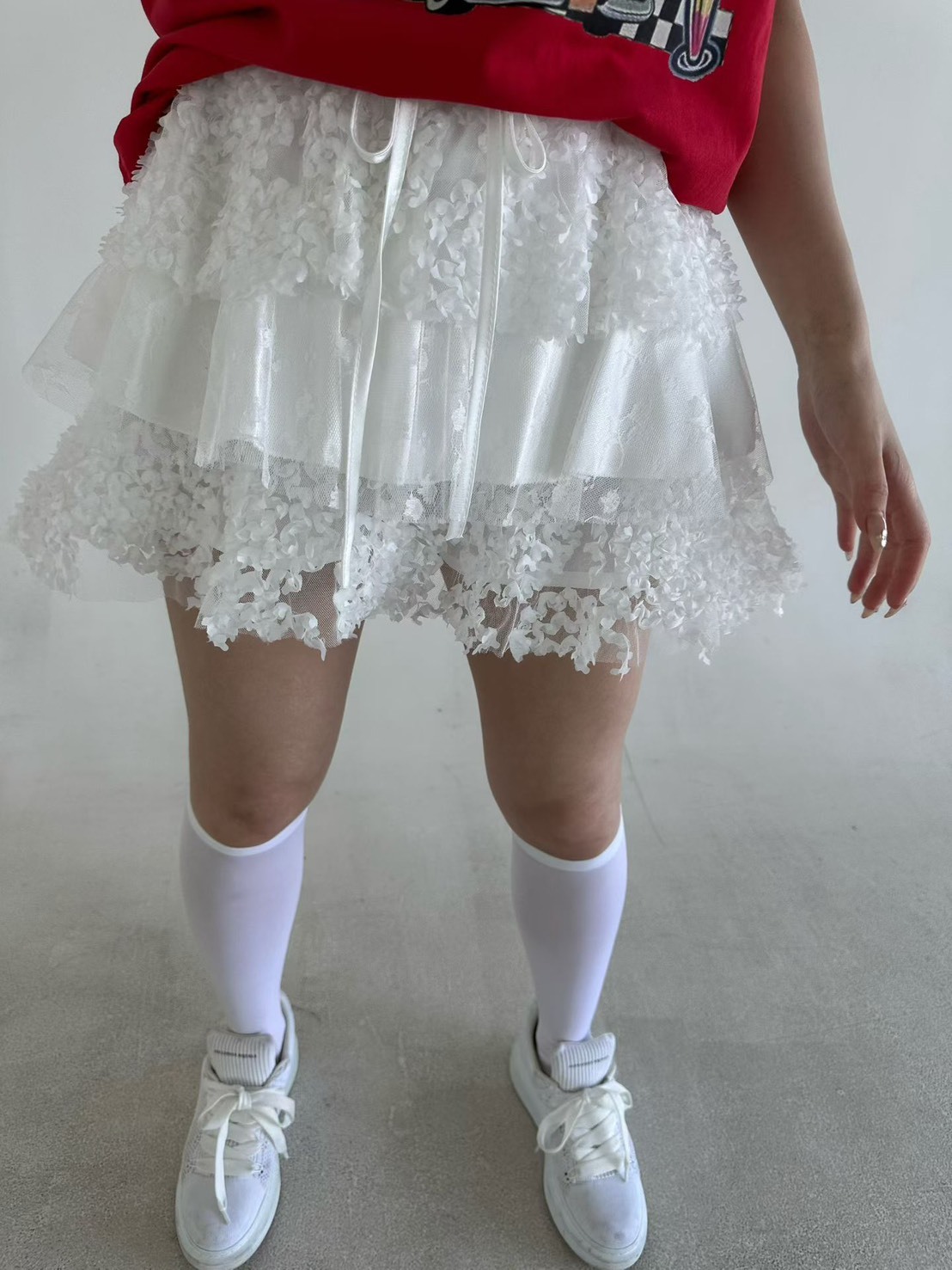 花瓣蕾絲蛋糕綁帶短褲裙