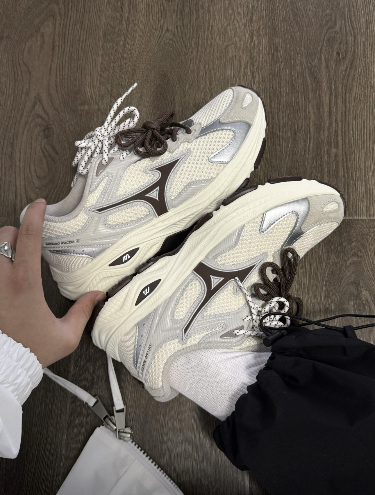 預訂| MIZUNO RACER S 奶白啡