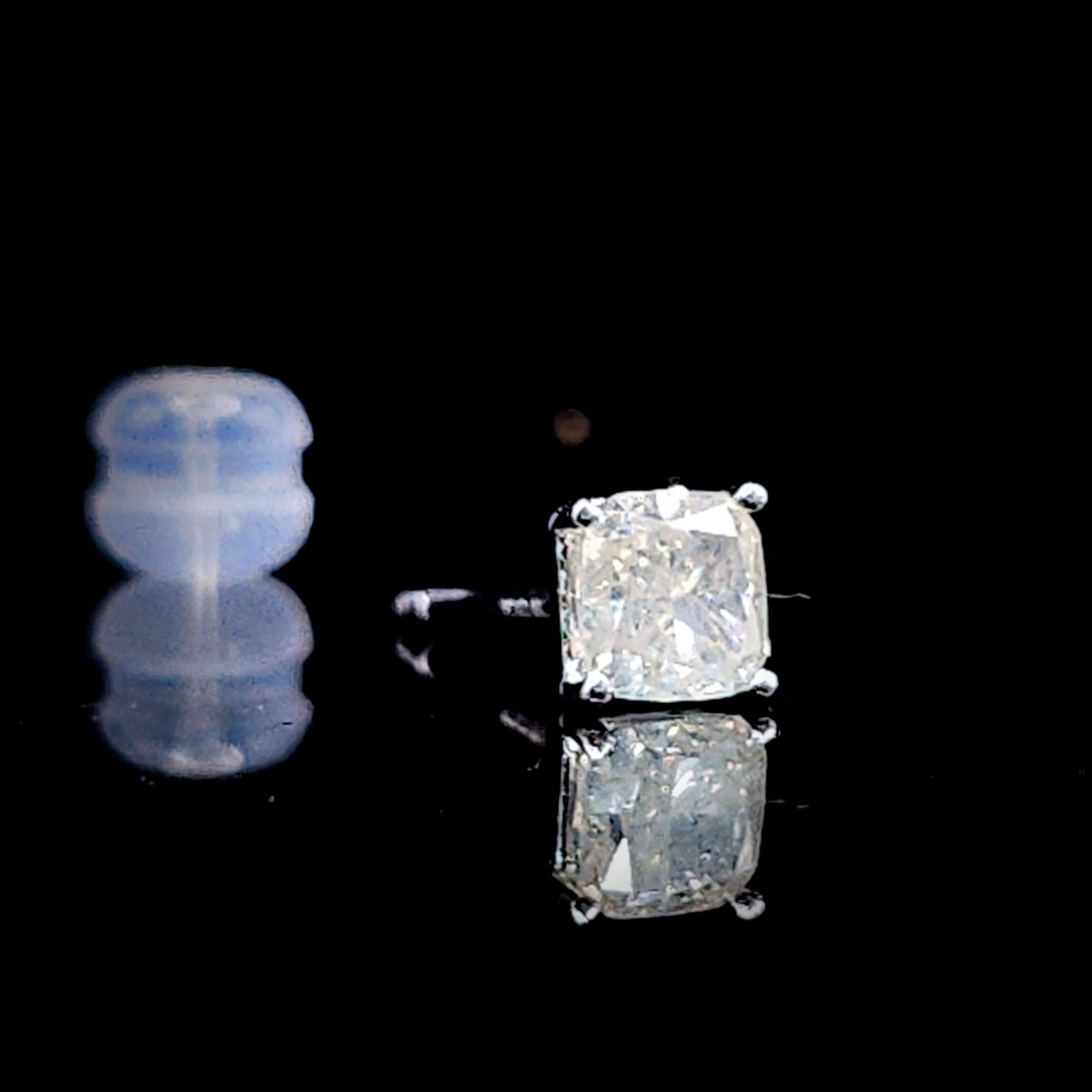 全新18K白金【單粒57份方形鑽石】單耳環