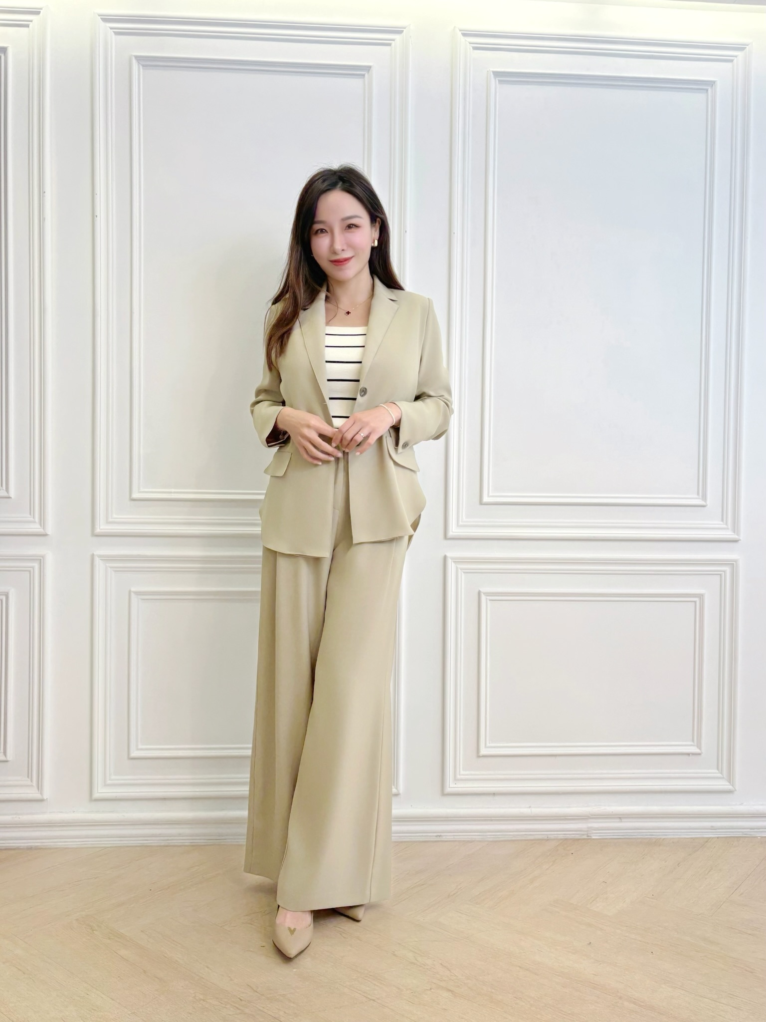 輕盈柔滑西裝褲