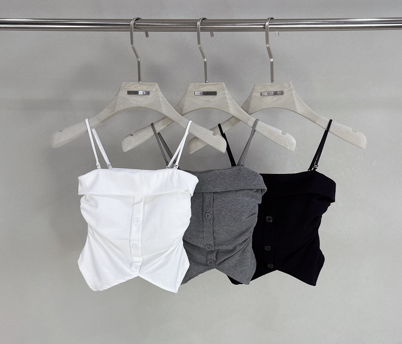 肩帶可拆不規則扭釦罩杯背心