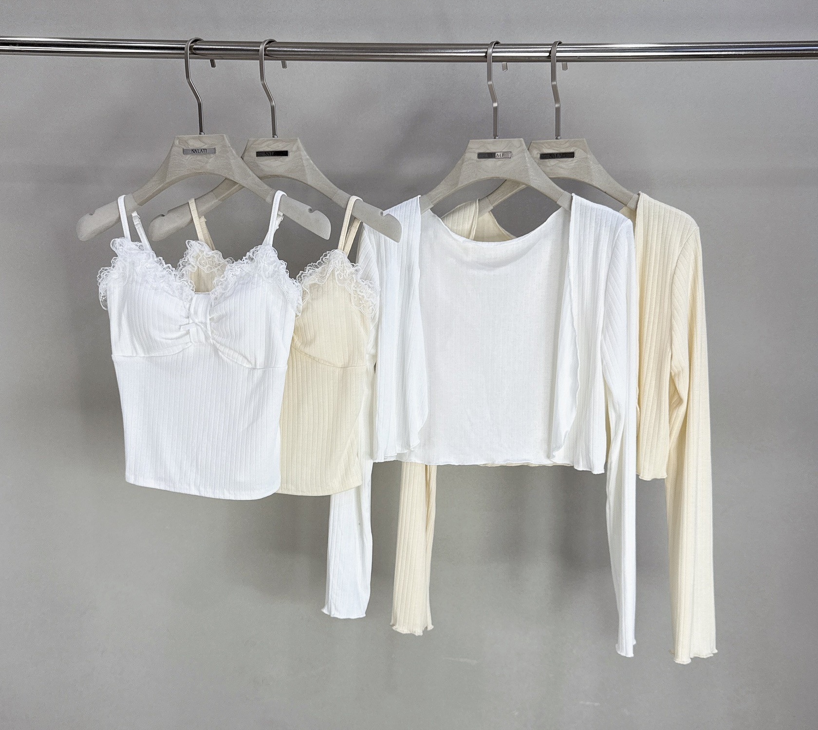 蕾絲邊坑條罩杯背心+坑條外套